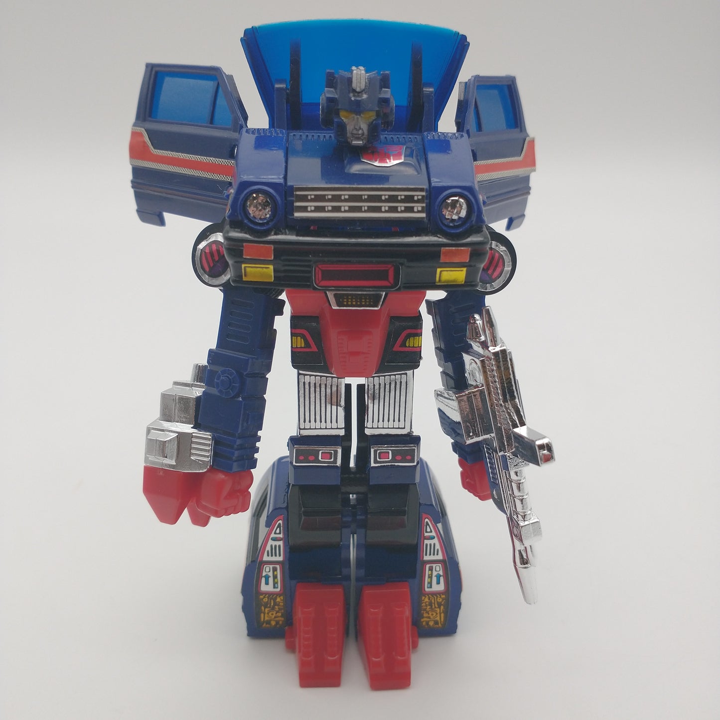 The front of the figure