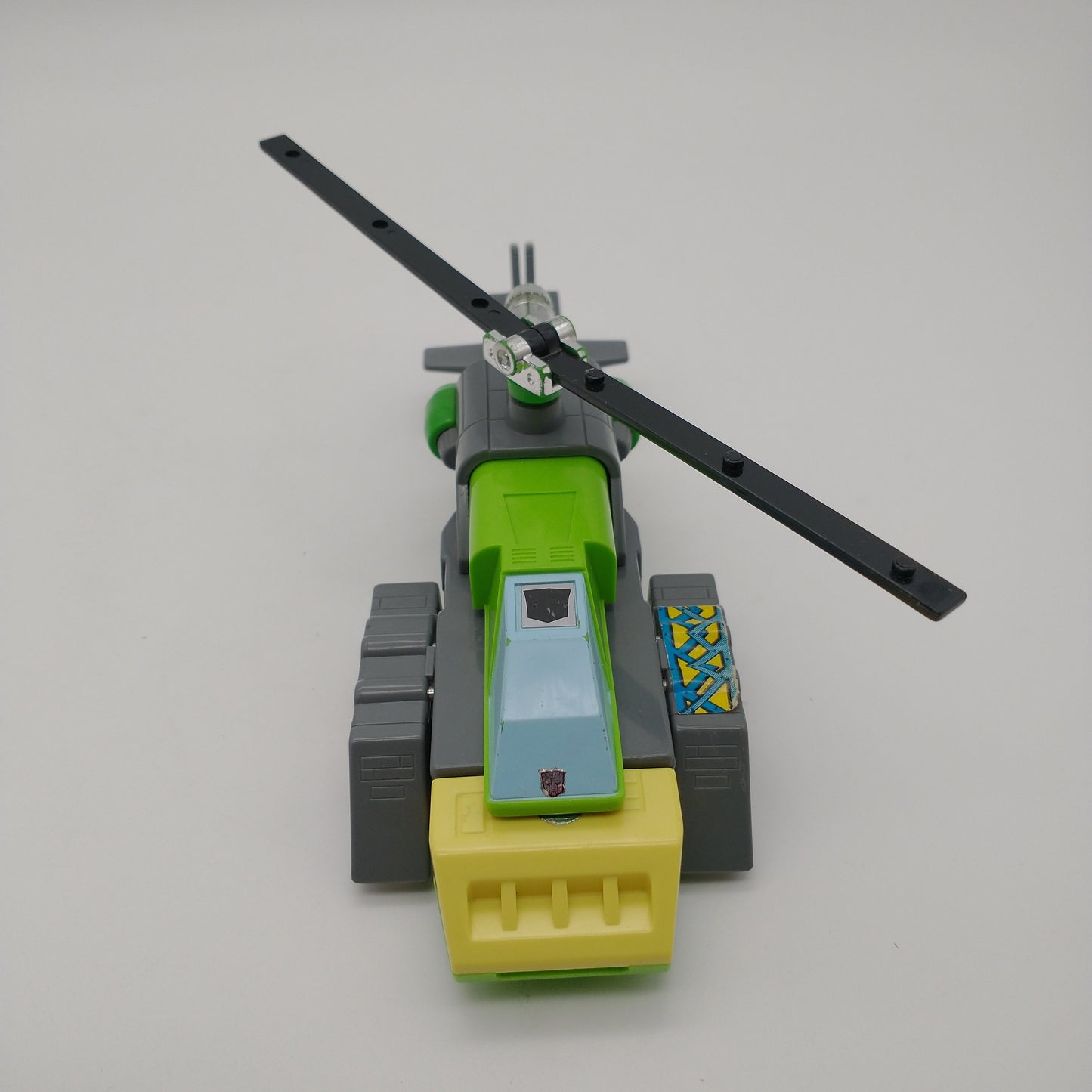 The front of the figure