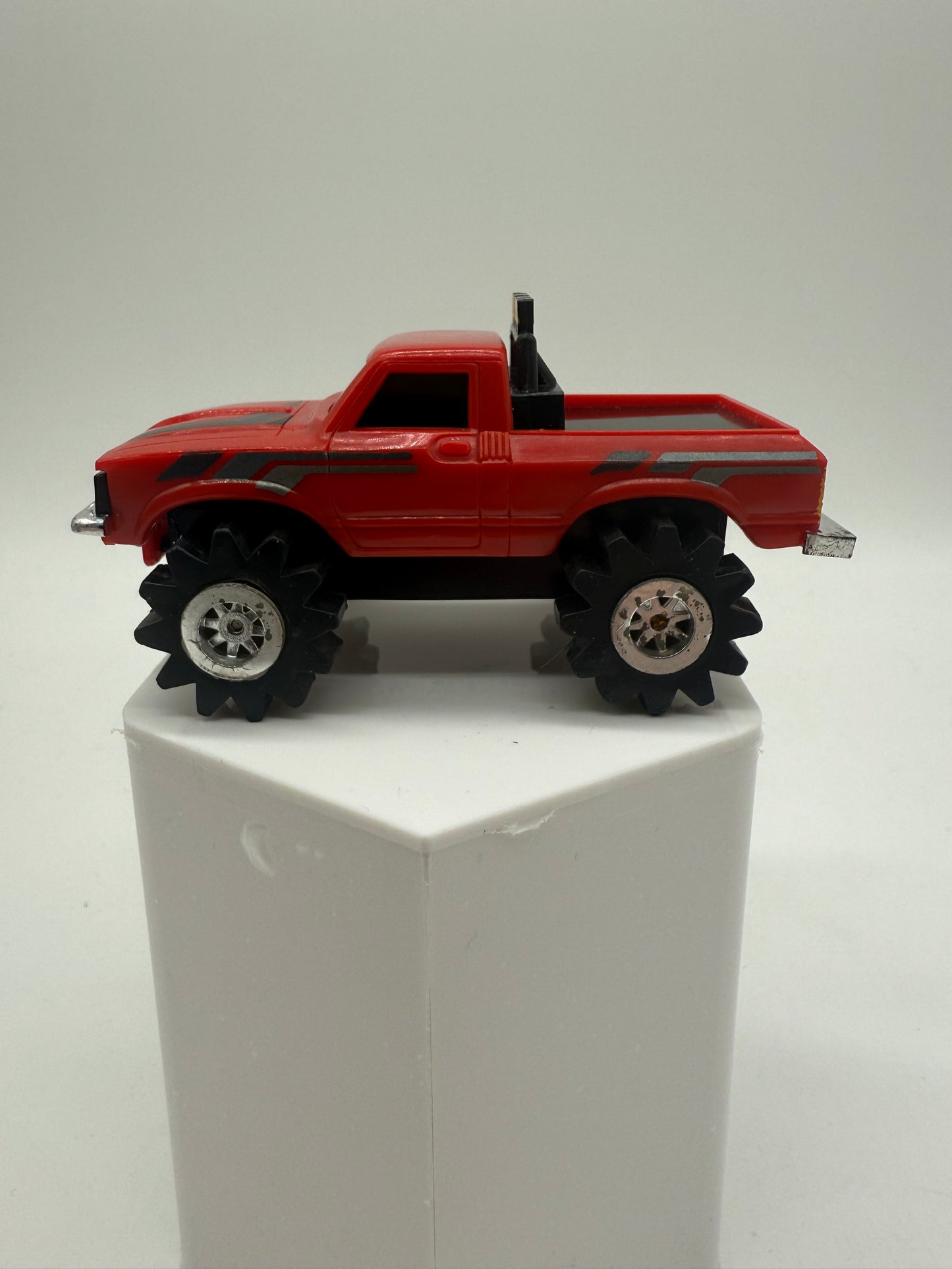 Schaper 1981 Stomper 4x4 Toyota SR5