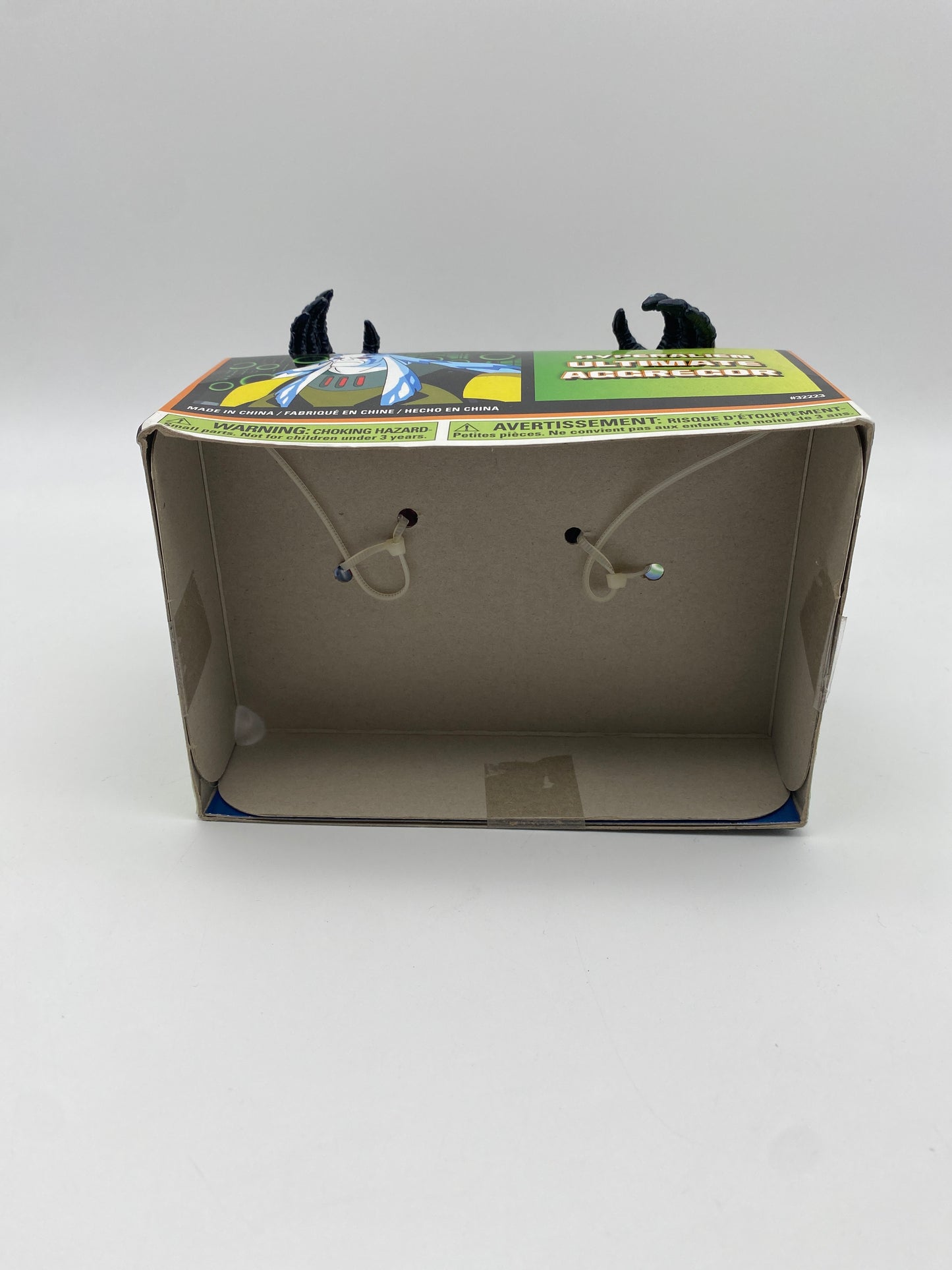 Bandai Ben 10 Hyperalien Ultimate Aggressor Action Figure