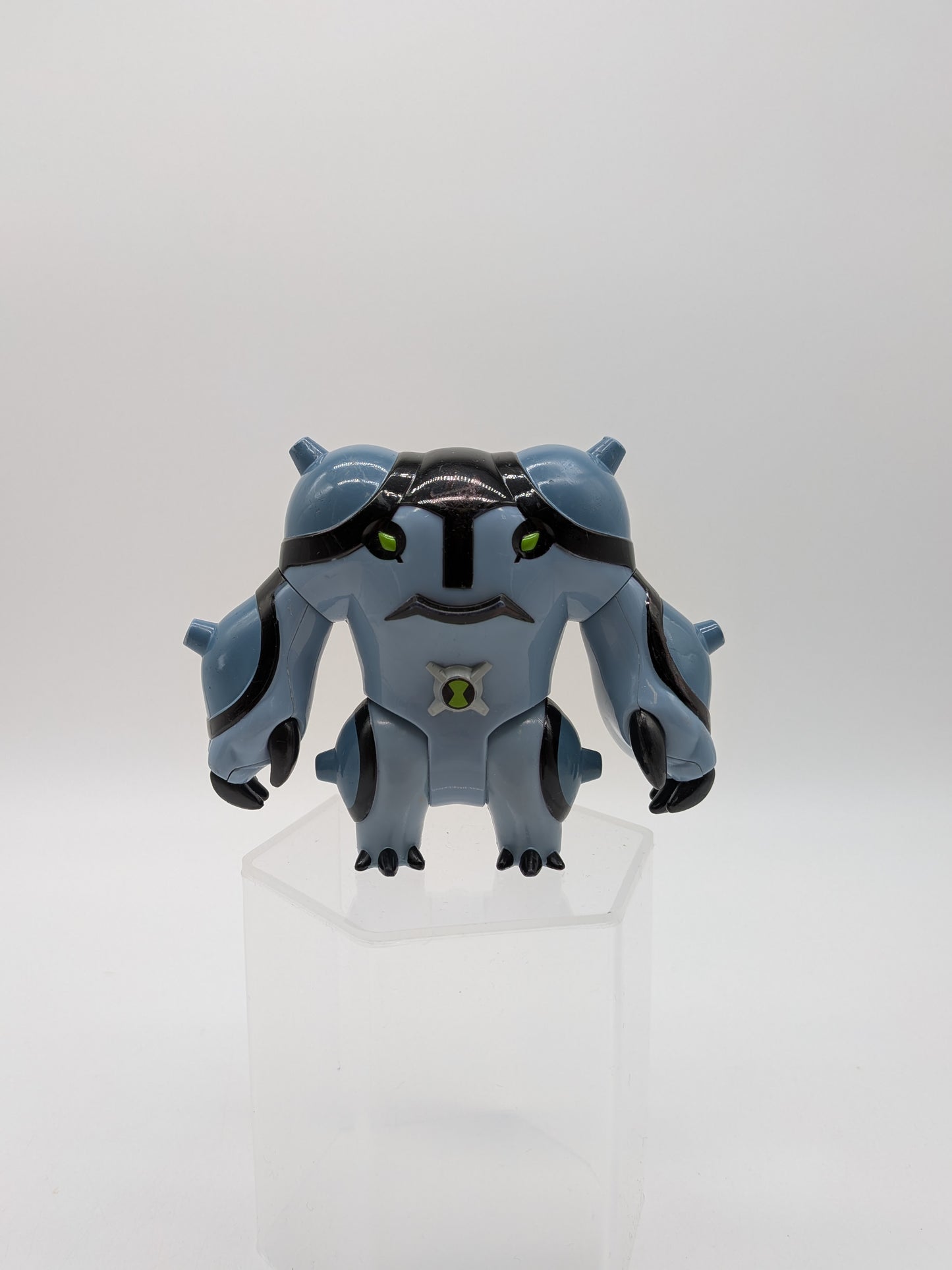 Bandai 2010 Ben 10 Ultimate Cannonbolt Action Figure