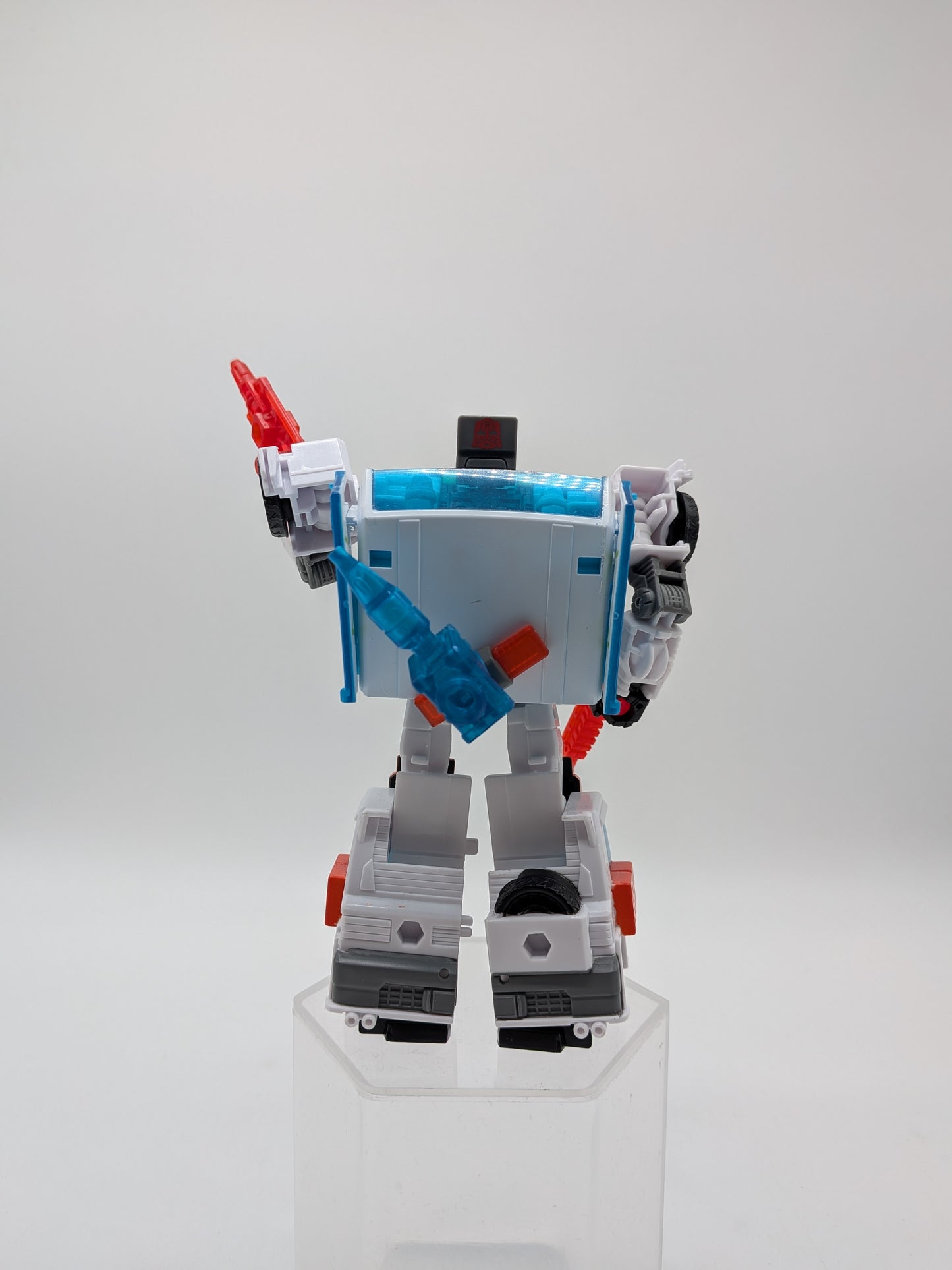Hasbro 2023 Transformers Legacy Evolution Medix Figure