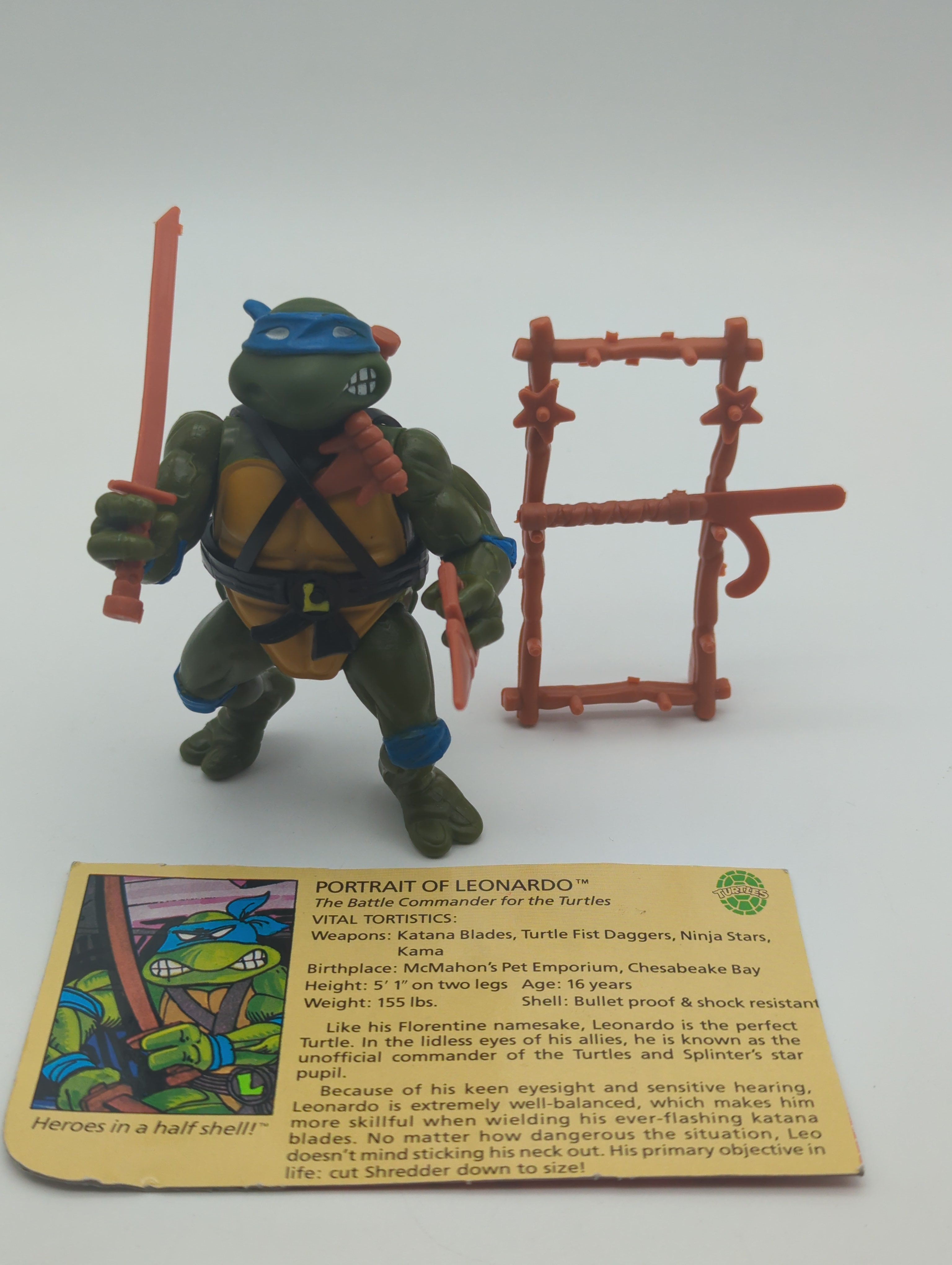 Teenage Mutant Ninja Turtles 1988 Leonardo 100% Complete sold with File Card and Accessories