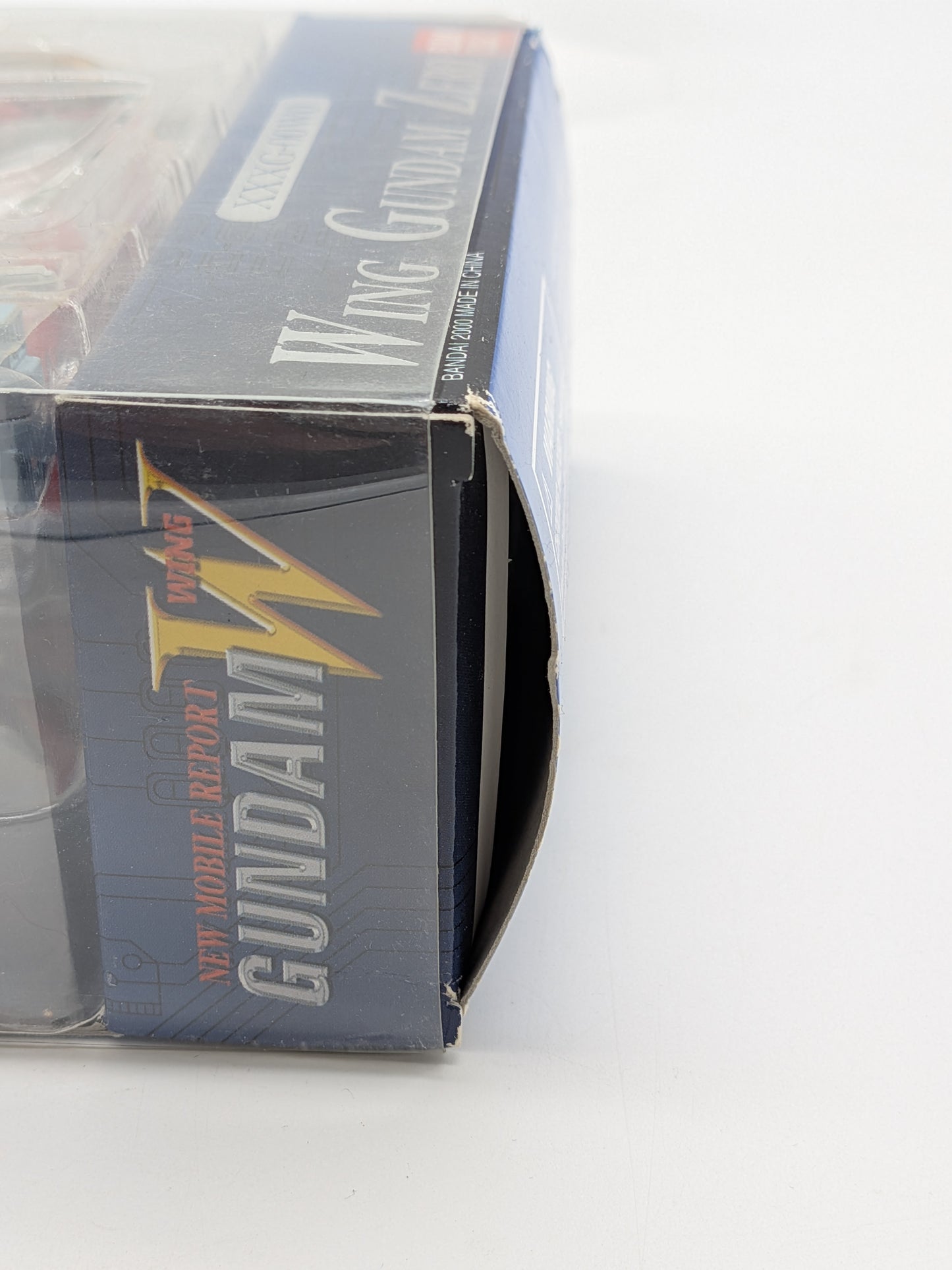 Bandai 2000 Mobile Suit Gundam Wing Gundam Zero XXXG-00W0 Action Figure