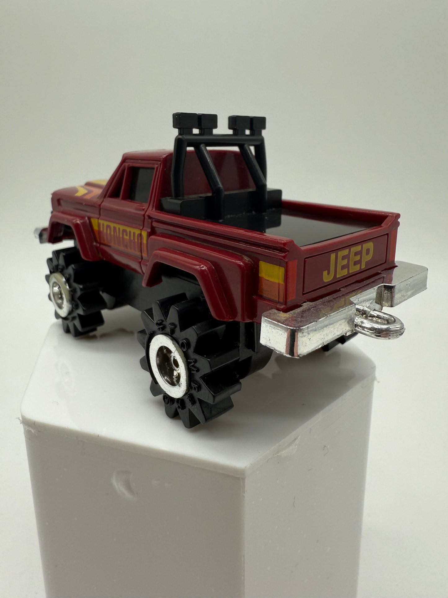 Schaper Stomper 1983 Gen II Jeep Honcho Maroon Pickup Battery Op Works