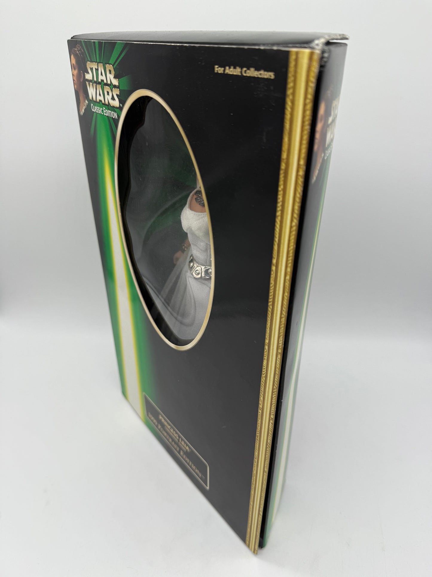 Hasbro 1998 Star Wars Classic Edition Princess Leia Ceremonial Gown 1999 Portrait Edition