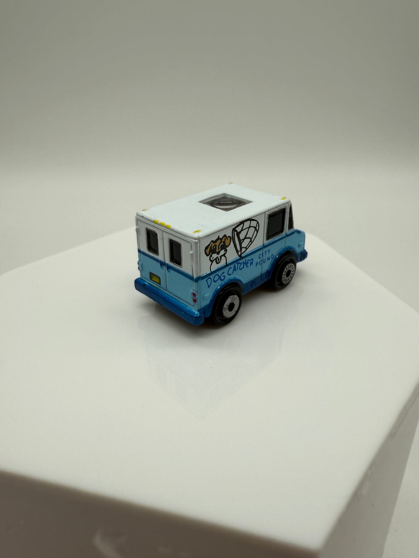 Galoob 1990 Micro Machines Private Eyes Dog Catcher