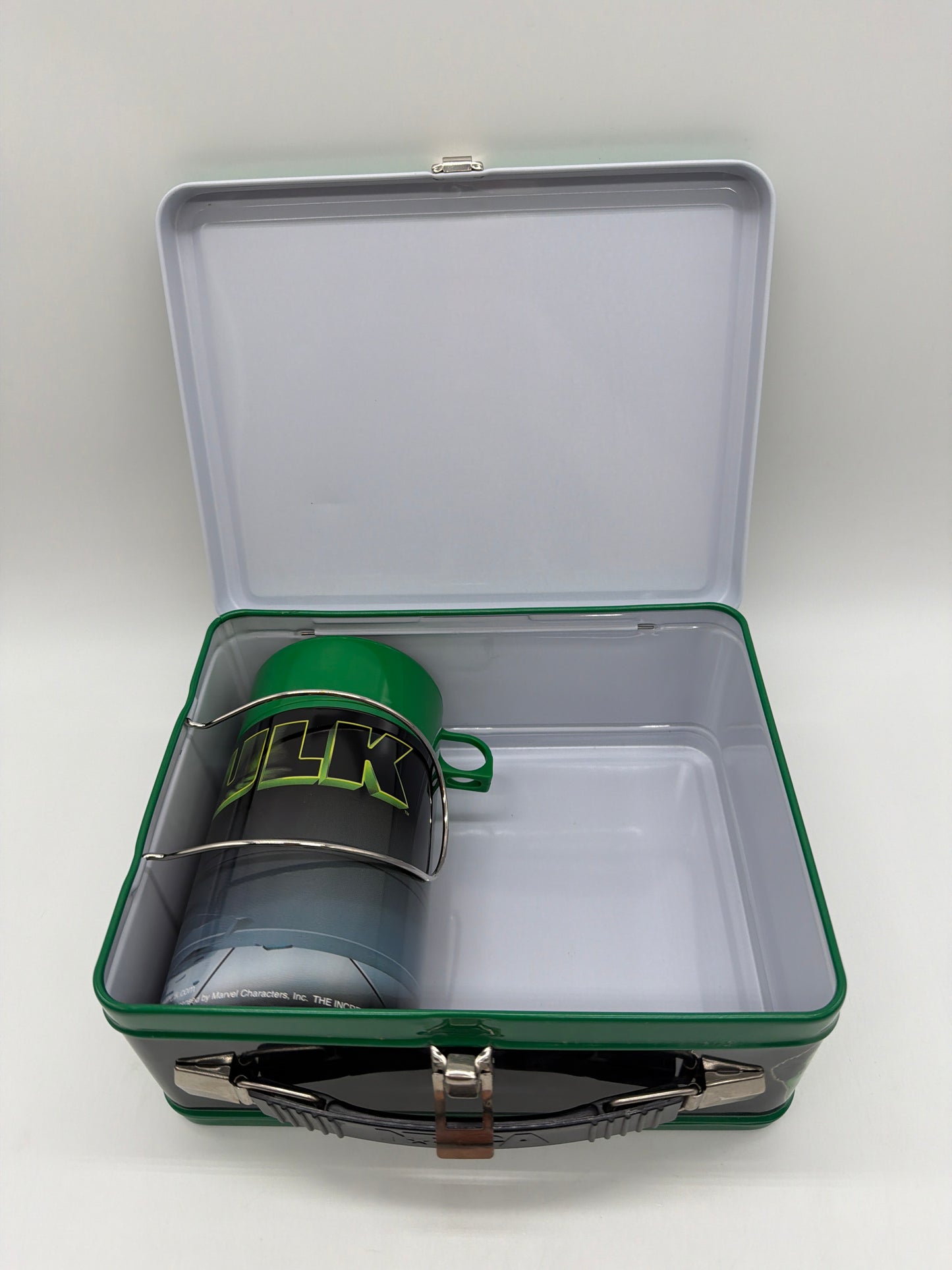 NECA 2003 Marvel Hulk Tin Lunch Box with Thermos