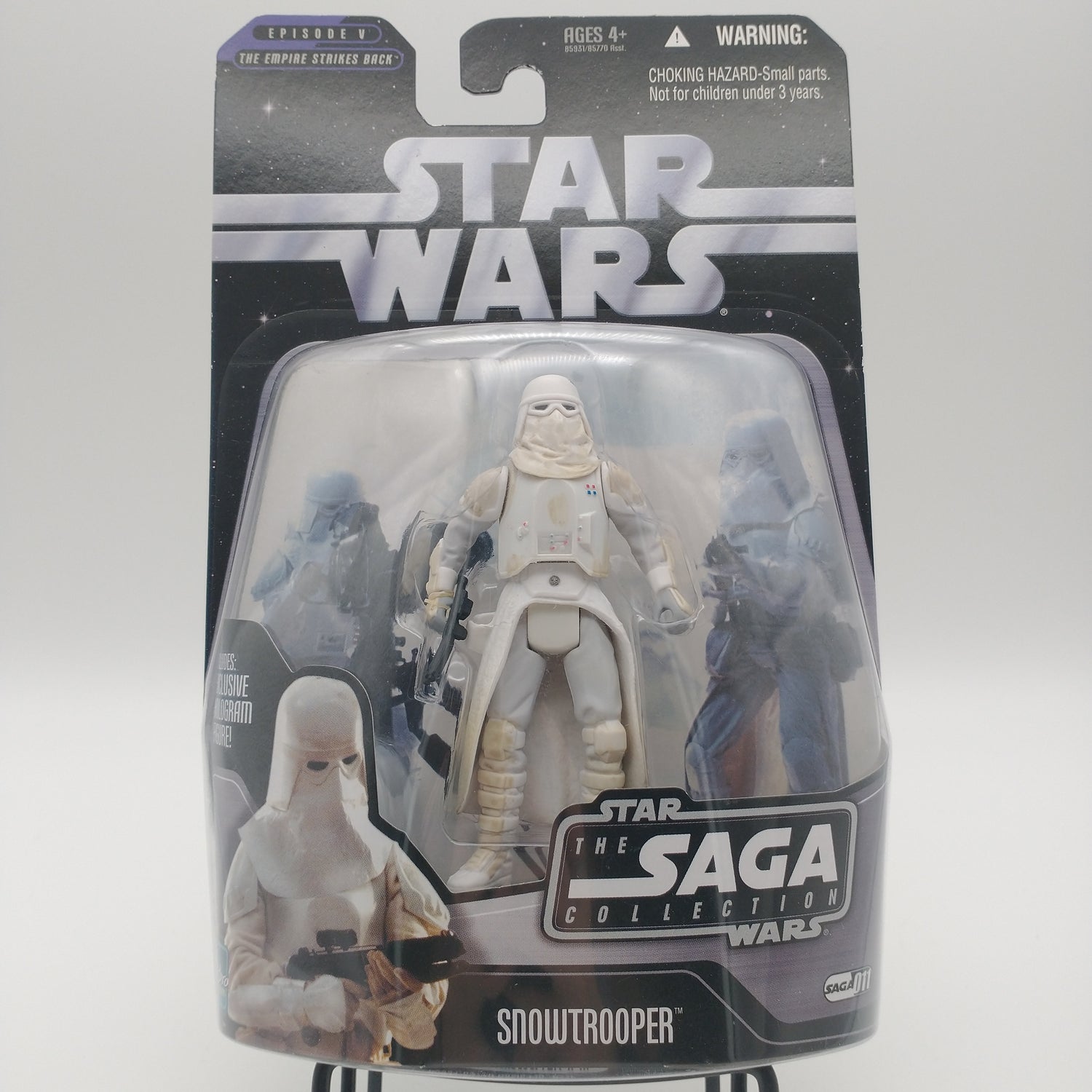 The front of the card and bubble. The bubble is in good condition, the figure inside is a snowtrooper wearing white combat armor.