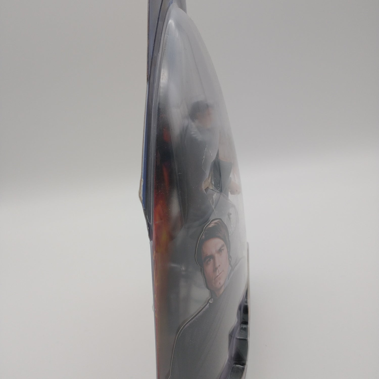 A picture of the right side of the cart and bubble. The figure is inside.