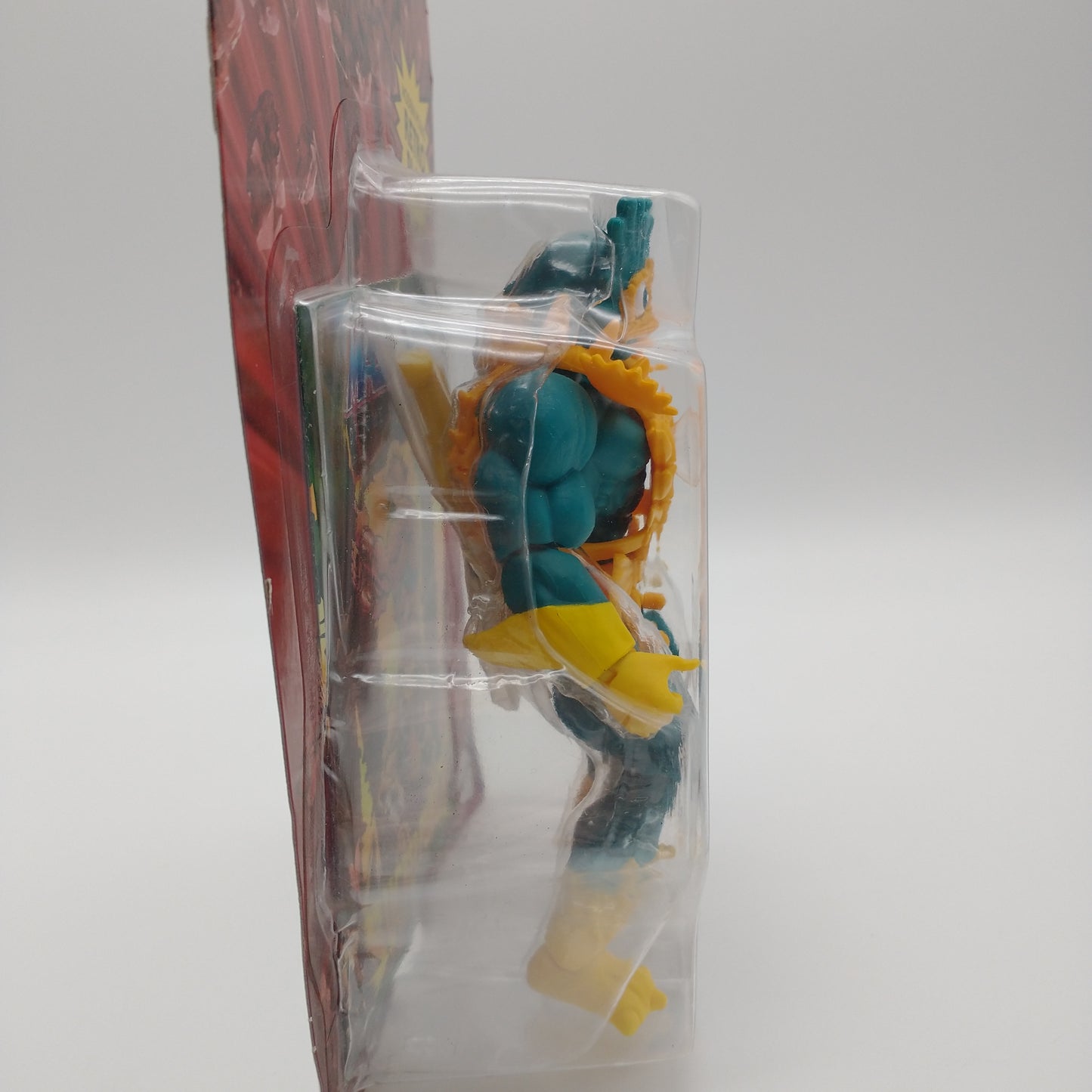 A picture of the right side of the cart and bubble. The figure is inside.