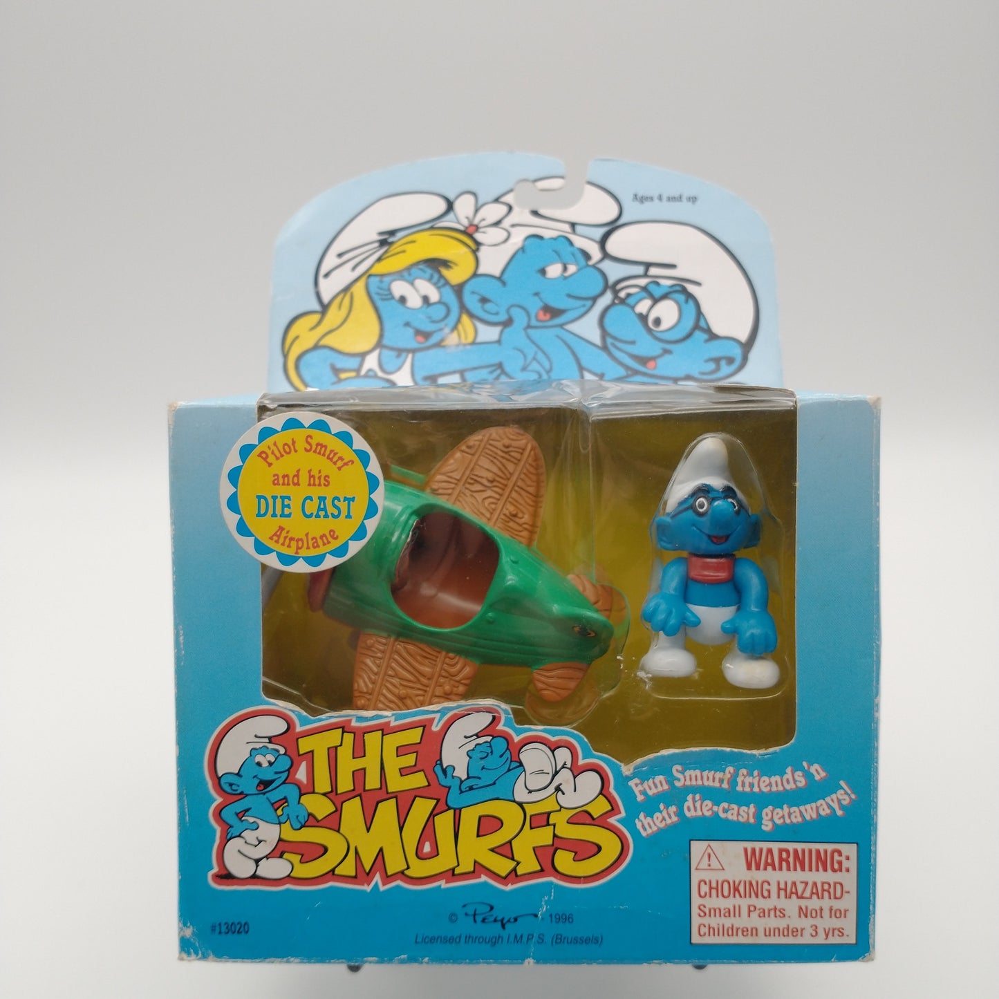 The front of the card and bubble. The figure is sealed inside.
