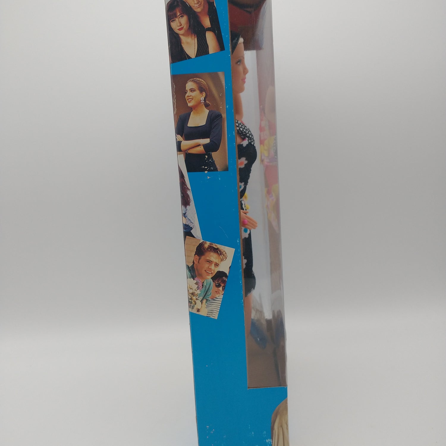 A picture of the right side of the card and bubble. The figure is inside.