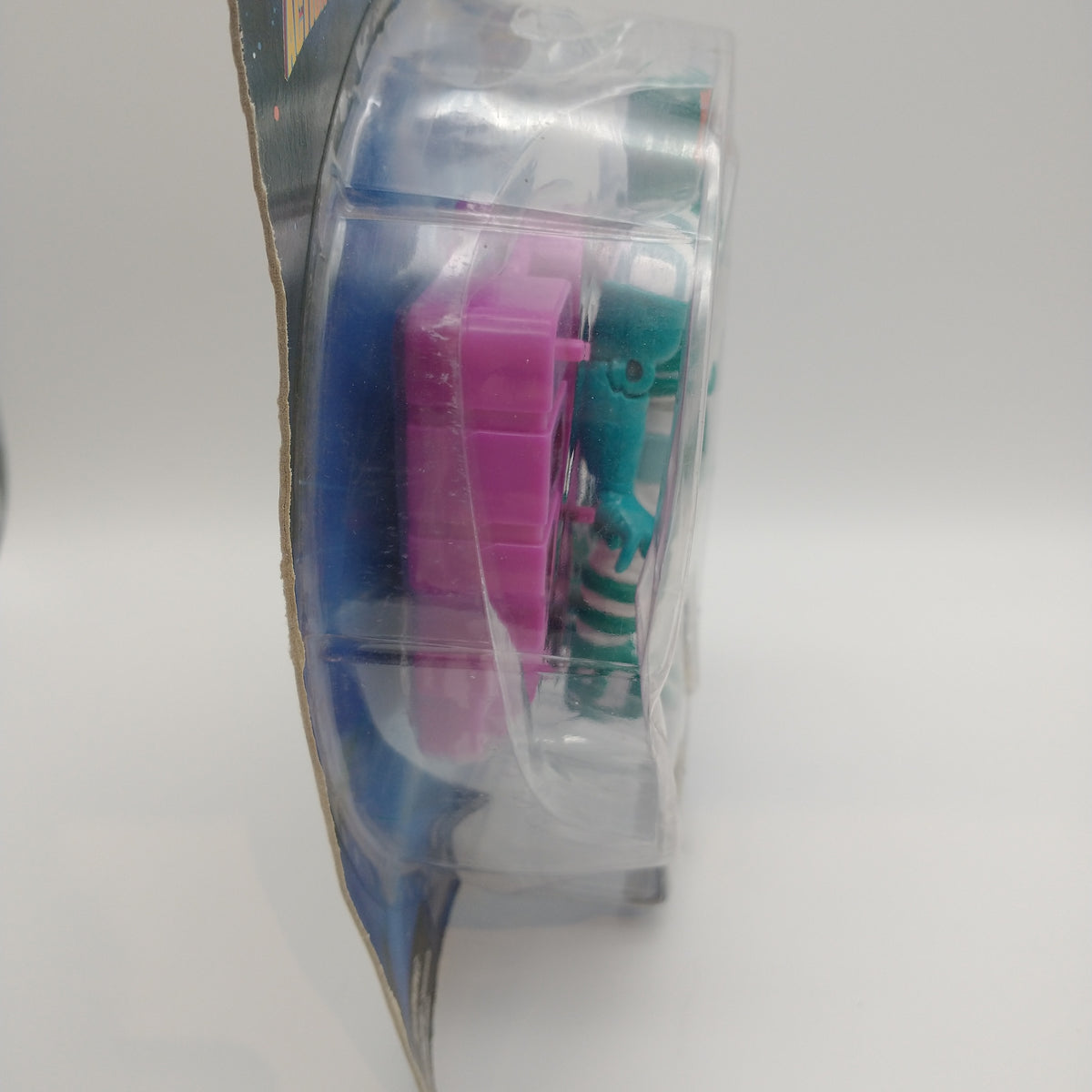 A picture of the right side of the card and bubble. The figure is inside.