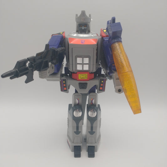 The front of the figure