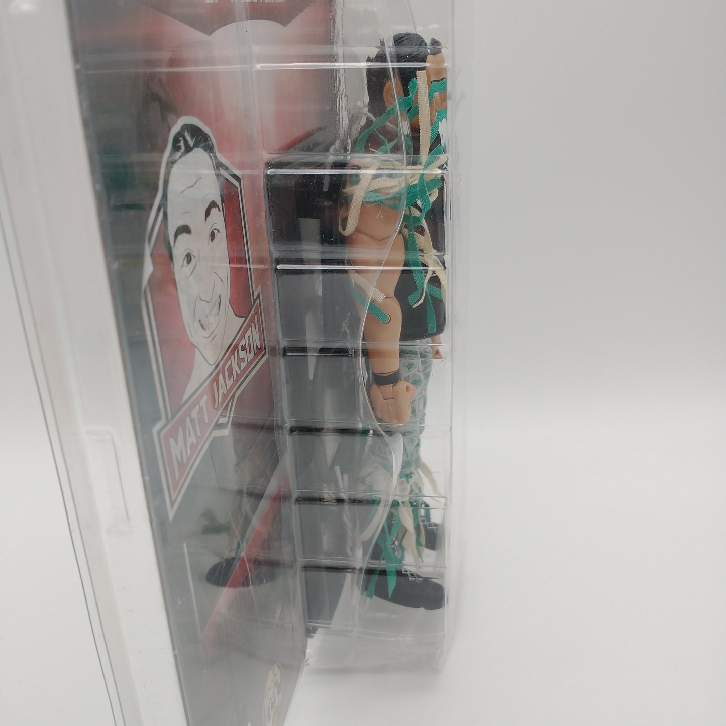 A picture of the right side of the card and bubble. The figure is inside.