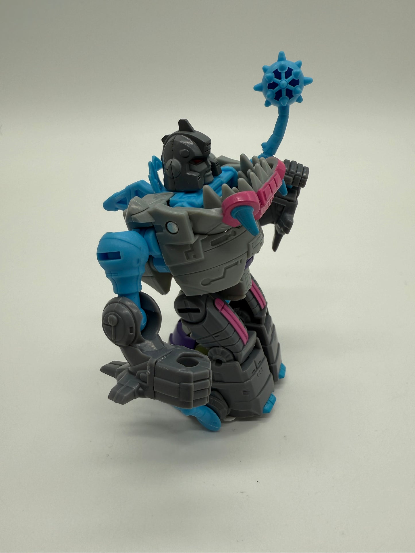 Hasbro 2016 Transformers Generations Titans Return Gnaw Legends Class