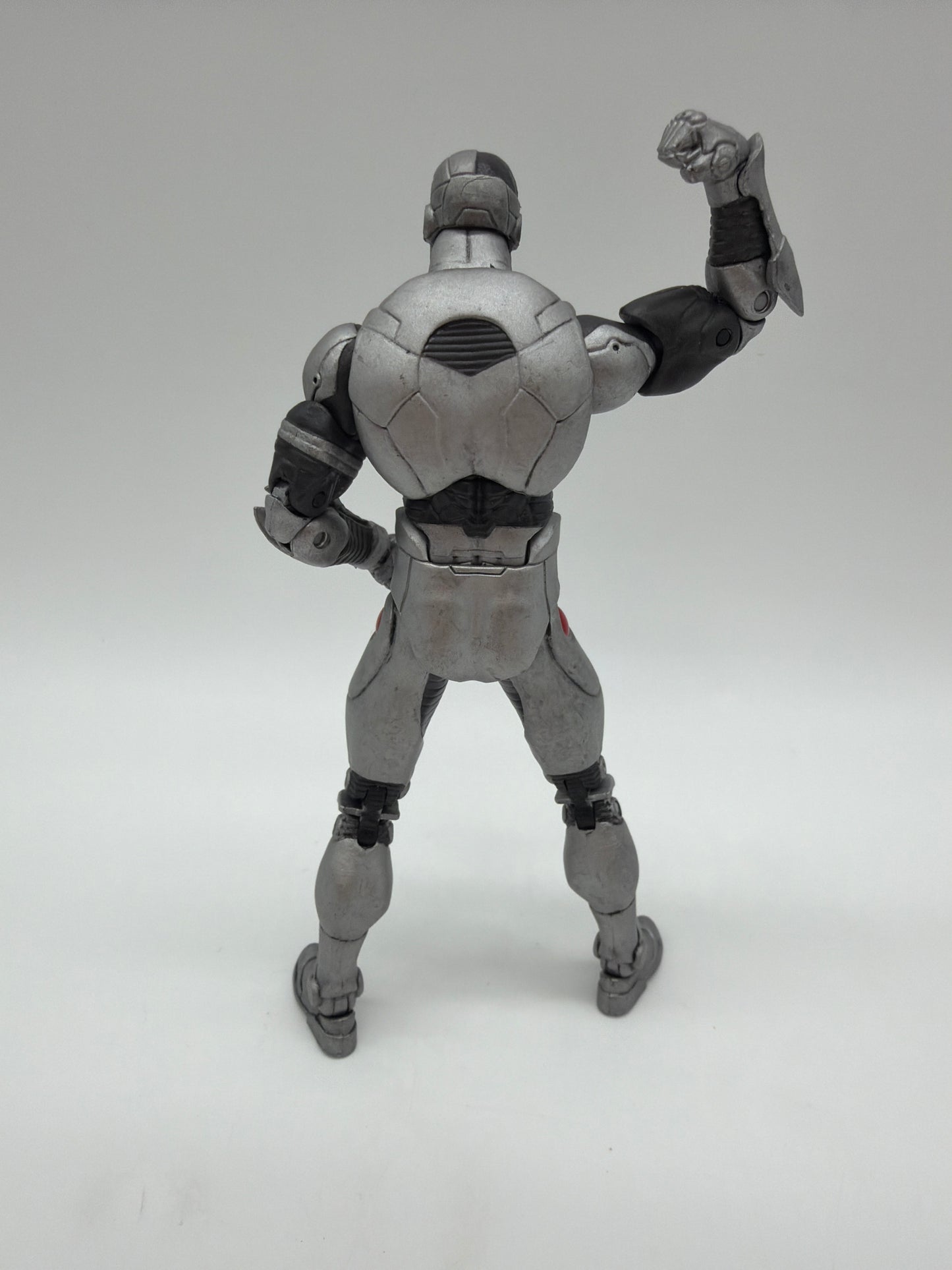 DC Collectibles 2017 DC Icons Cyborg Forever Evil Deluxe 6-Inch