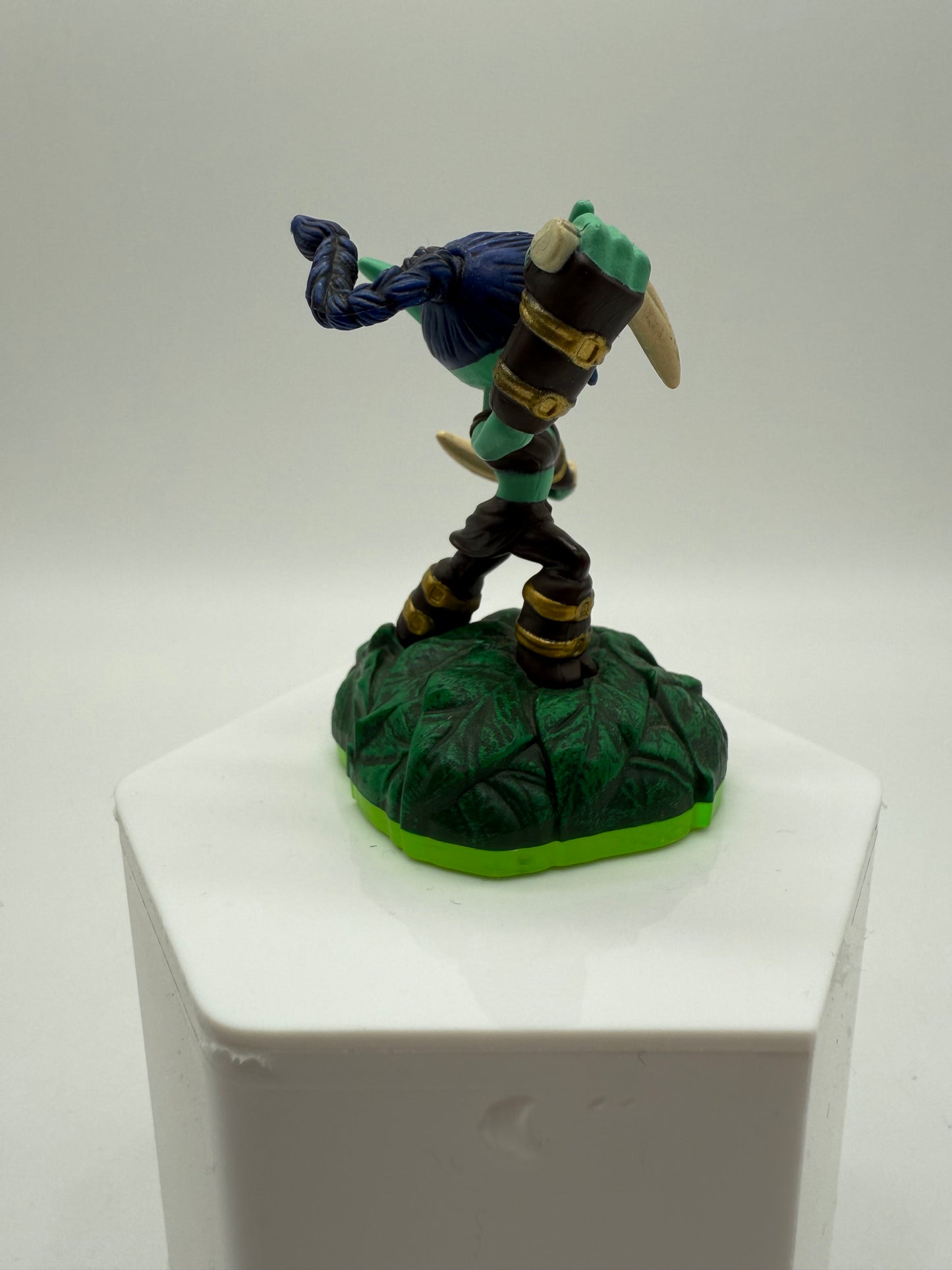 Activision 2011 Spyro's Adventure Skylanders Stealth Elf