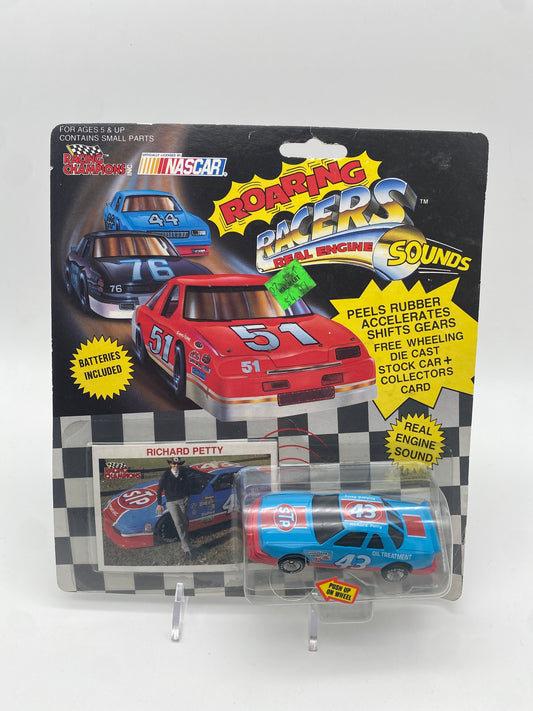 Racing Champions Roaring Racers Nascar 1990 Richard Petty STP #43 Die-Cast Car