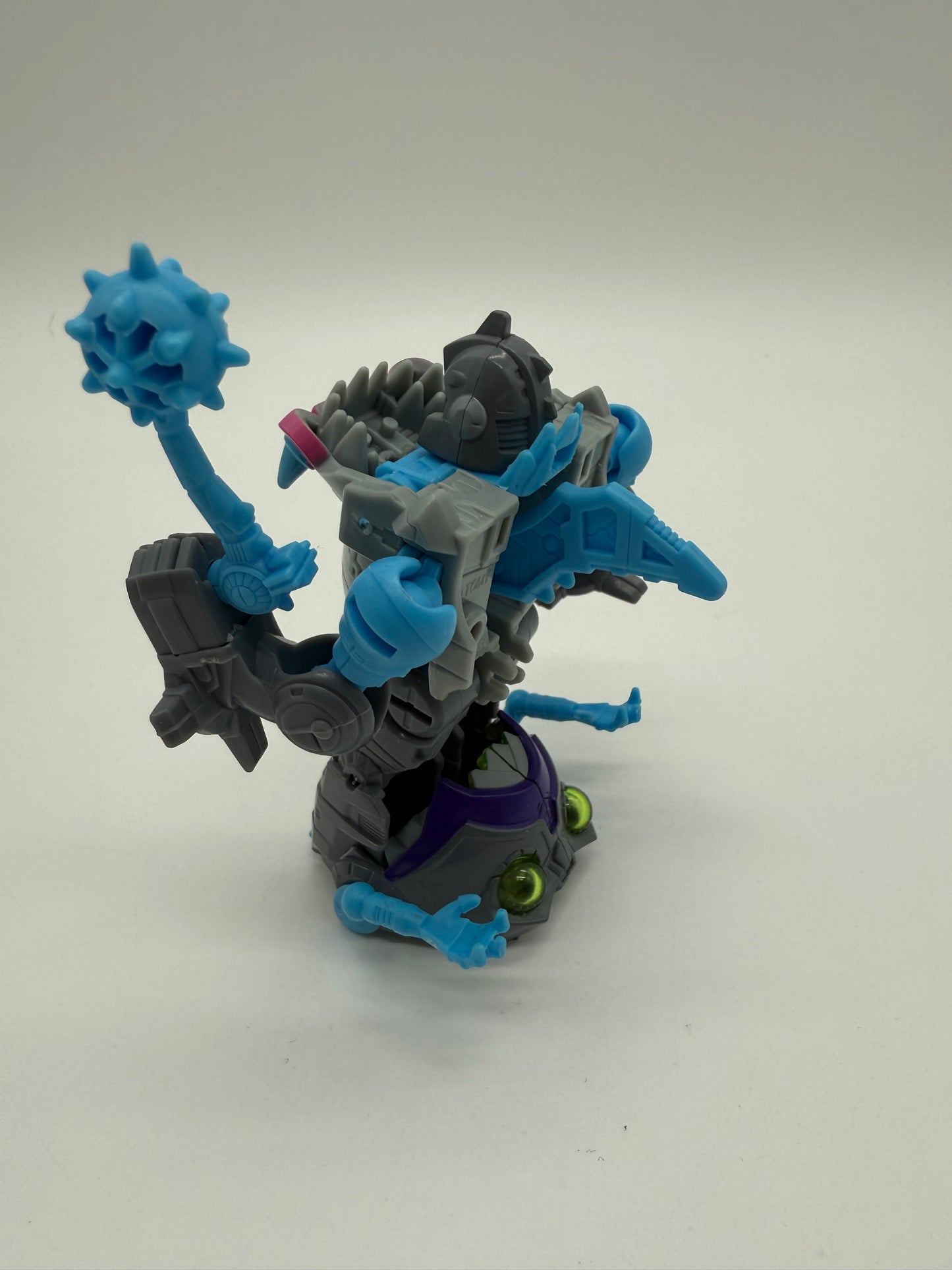 Hasbro 2016 Transformers Generations Titans Return Gnaw Legends Class