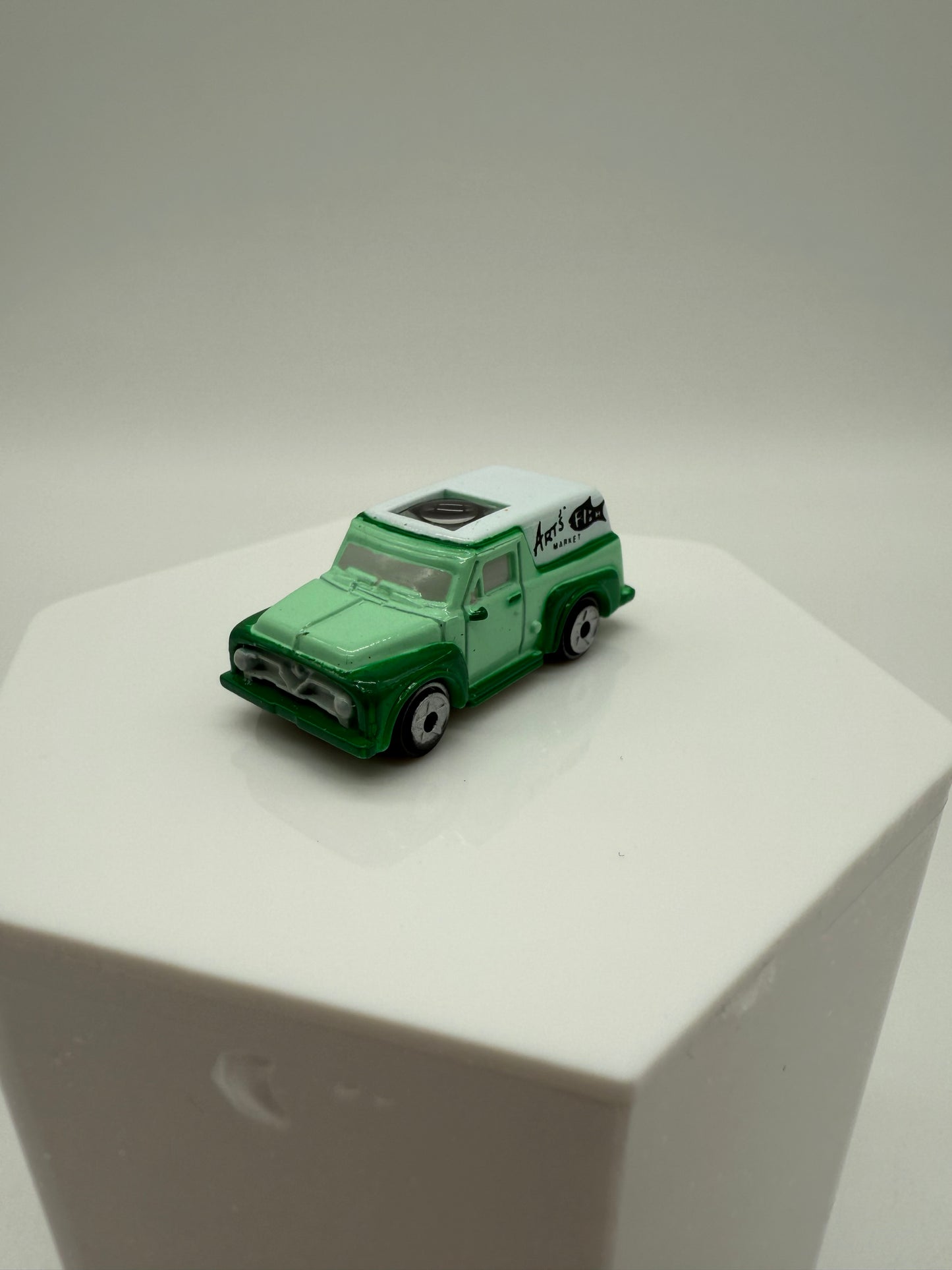 Galoob 1990 Micro Machines Private Eyes Ford '50's Panel Truck Arts Fish Market