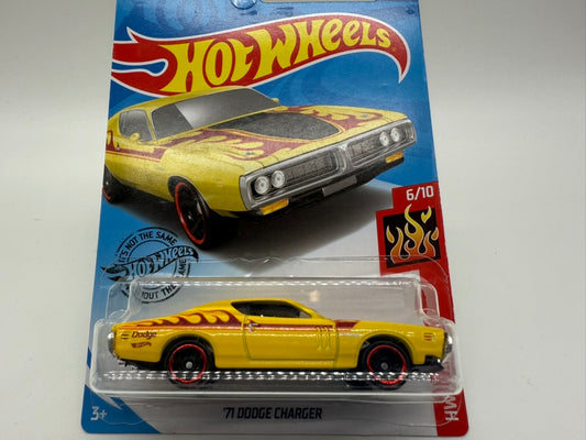 Hot Wheels 1971 Dodge Charger 2021 Mattel (Yellow)