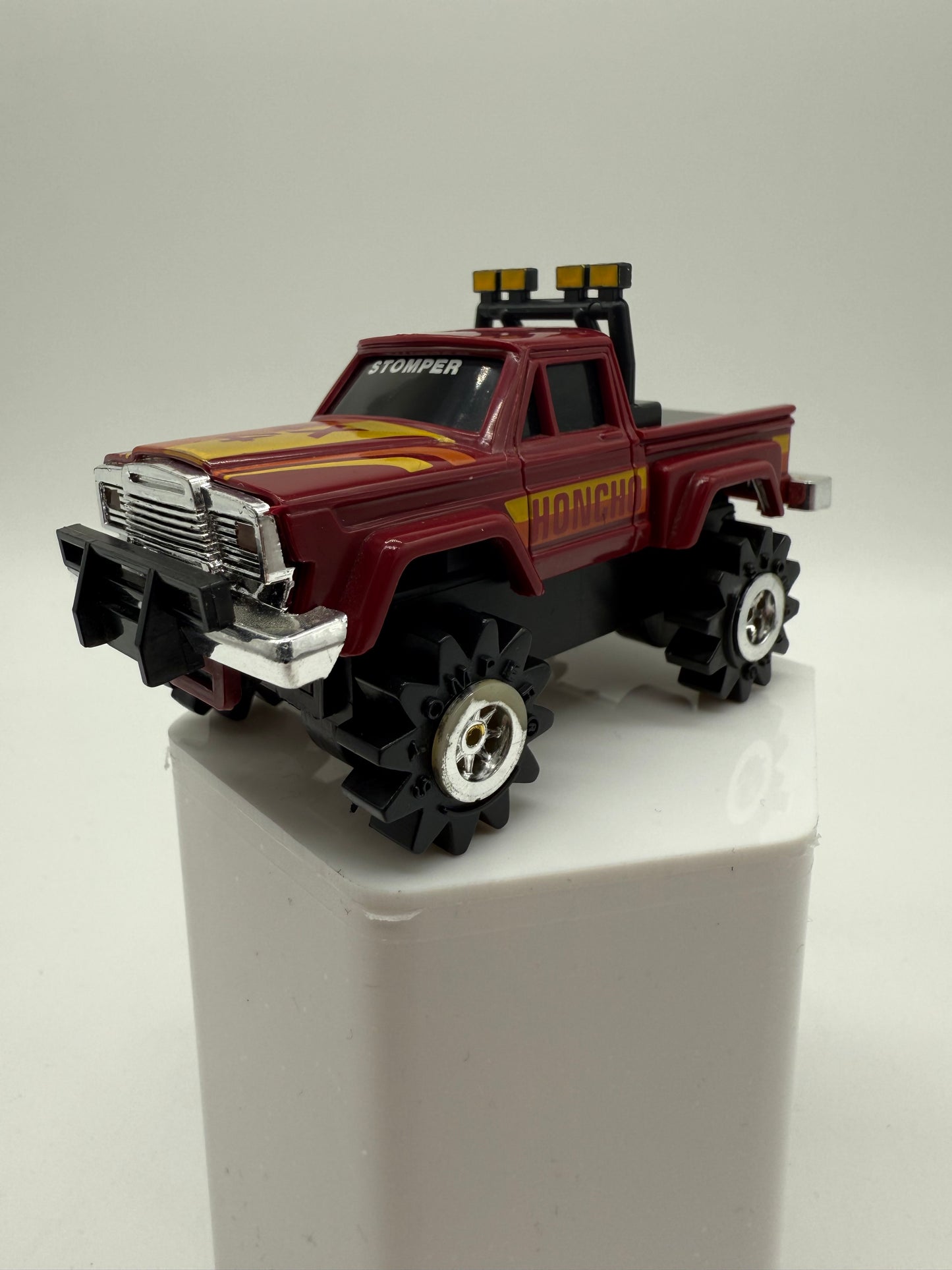 Schaper Stomper 1983 Gen II Jeep Honcho Maroon Pickup Battery Op Works