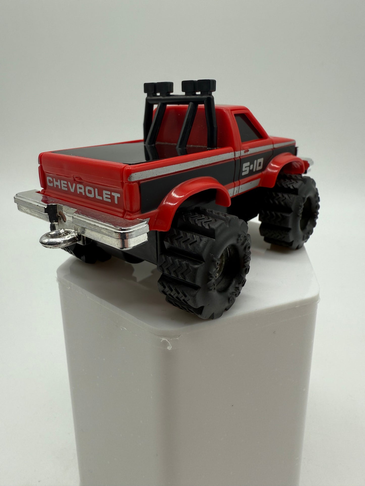 Schaper 1986 Stomper 4X4 Chevrolet S-10 Red Pick Up Truck