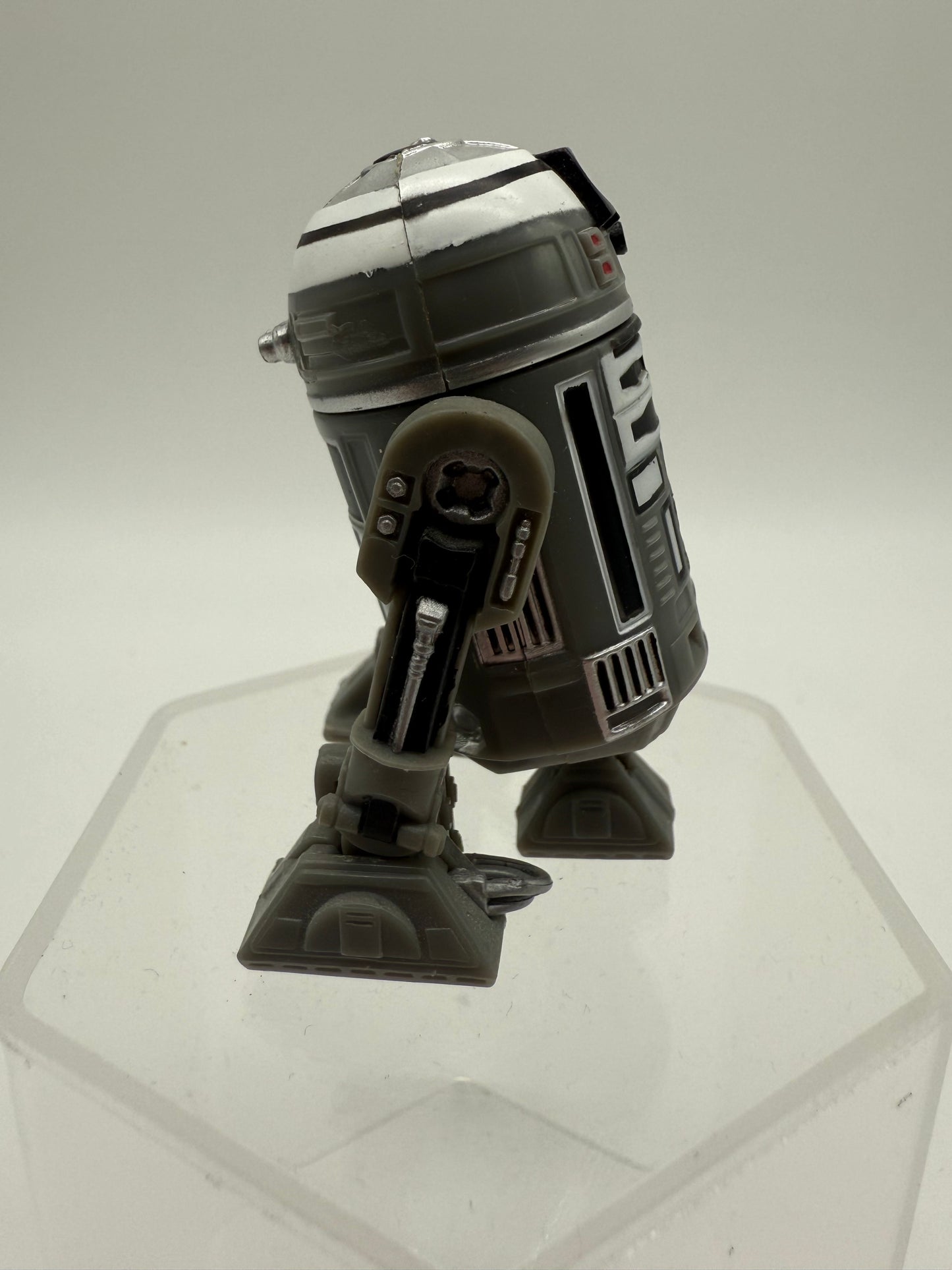 Star Wars Astromech Droid Droid Factory R2-Q2 2005 Hasbro