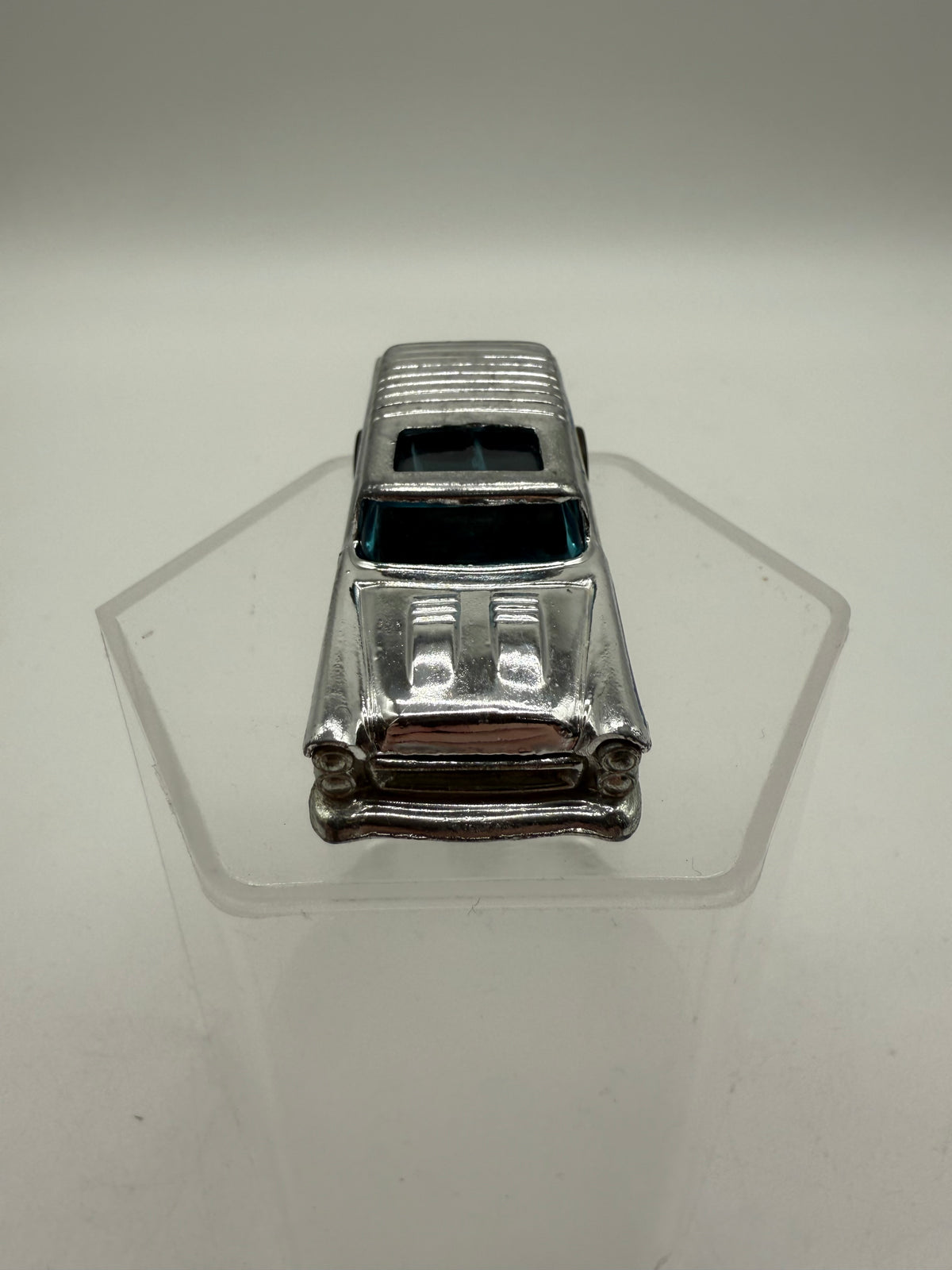 Hot Wheels 1969 Redline Alive '55 Super Chrome Chevy Nomad Wagon Mattel, photo 3 of 17