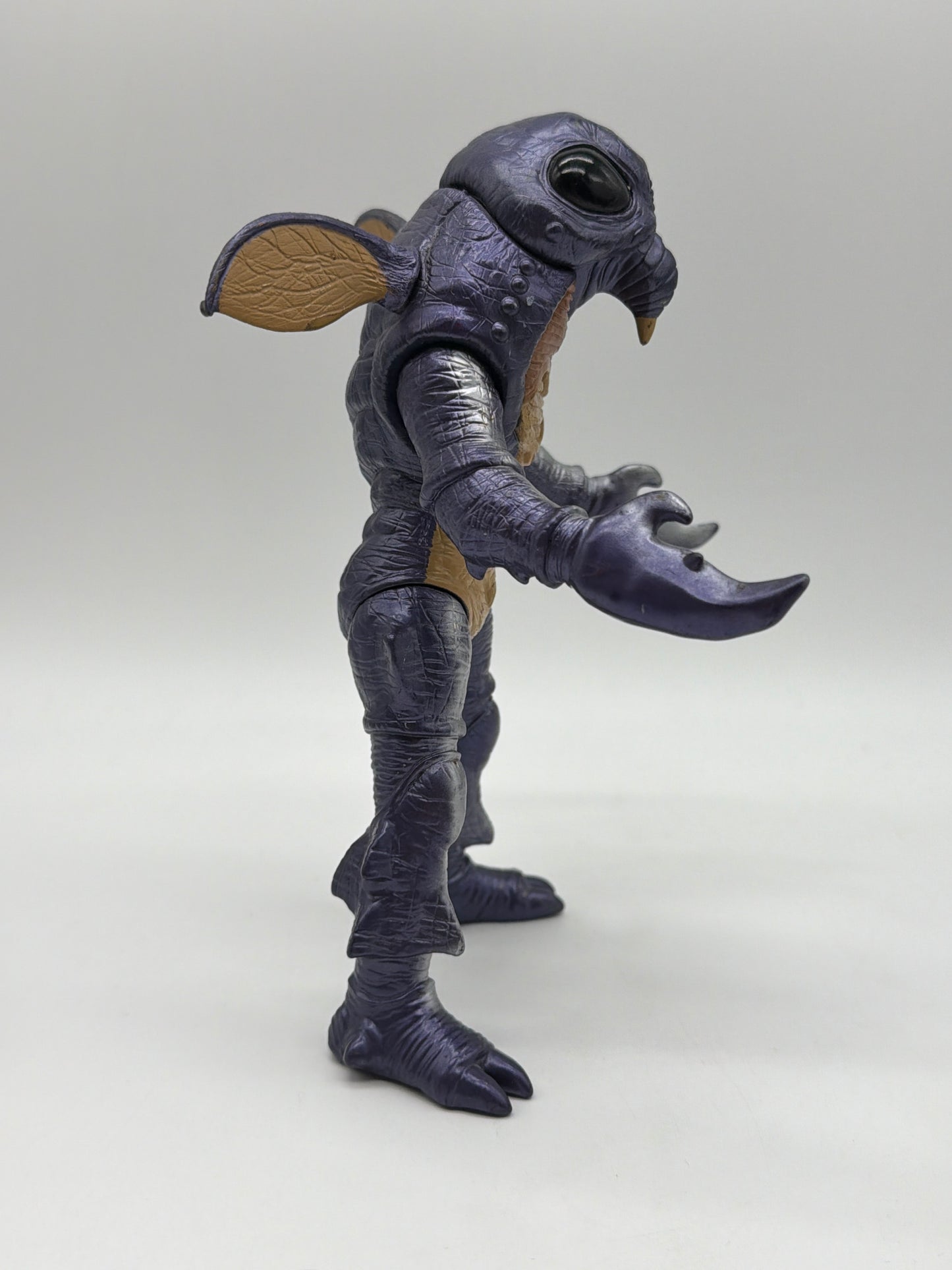 Bandai 1993 Mighty Morphin Power Rangers Space Aliens Guitardo