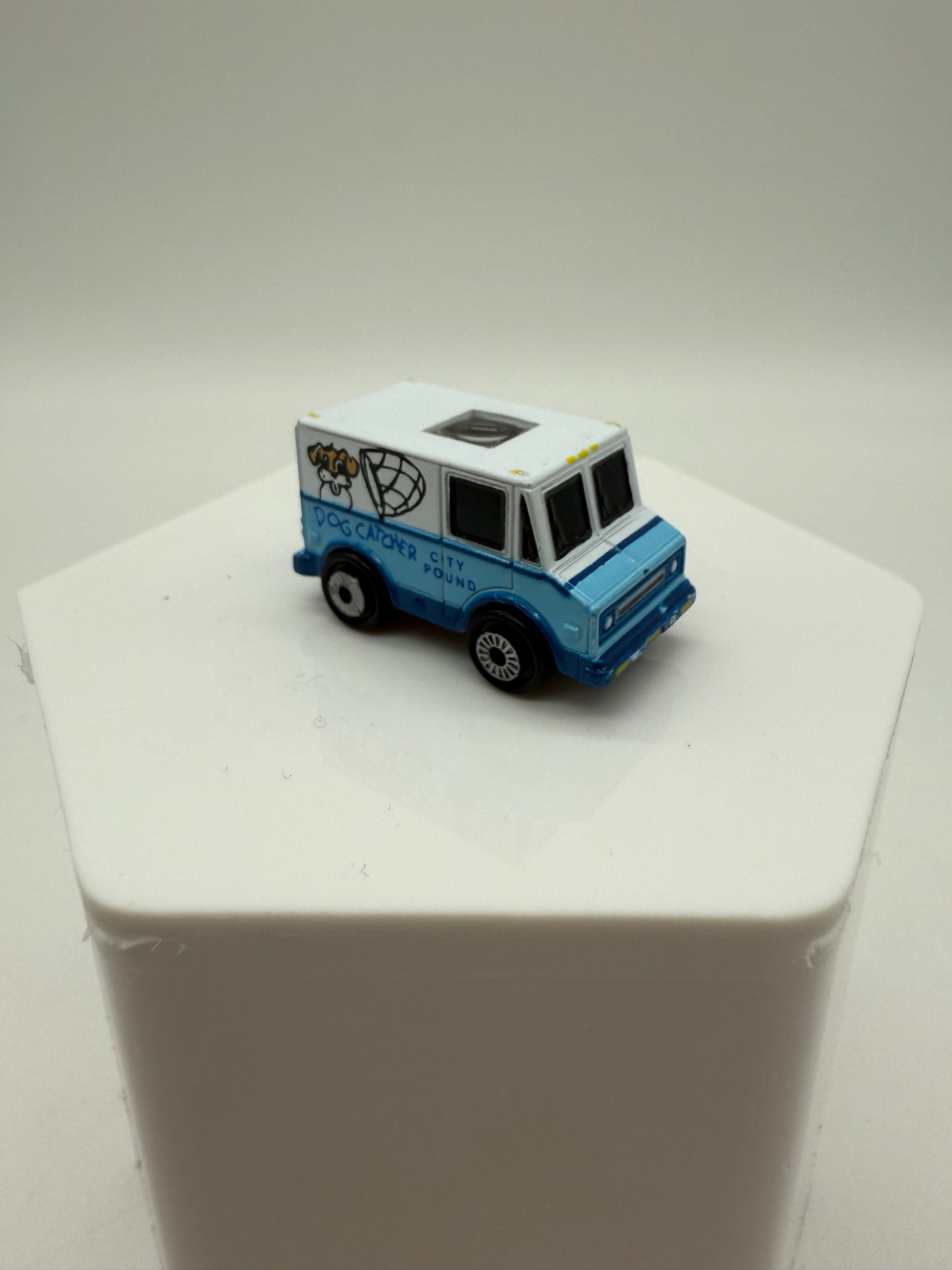 Galoob 1990 Micro Machines Private Eyes Dog Catcher