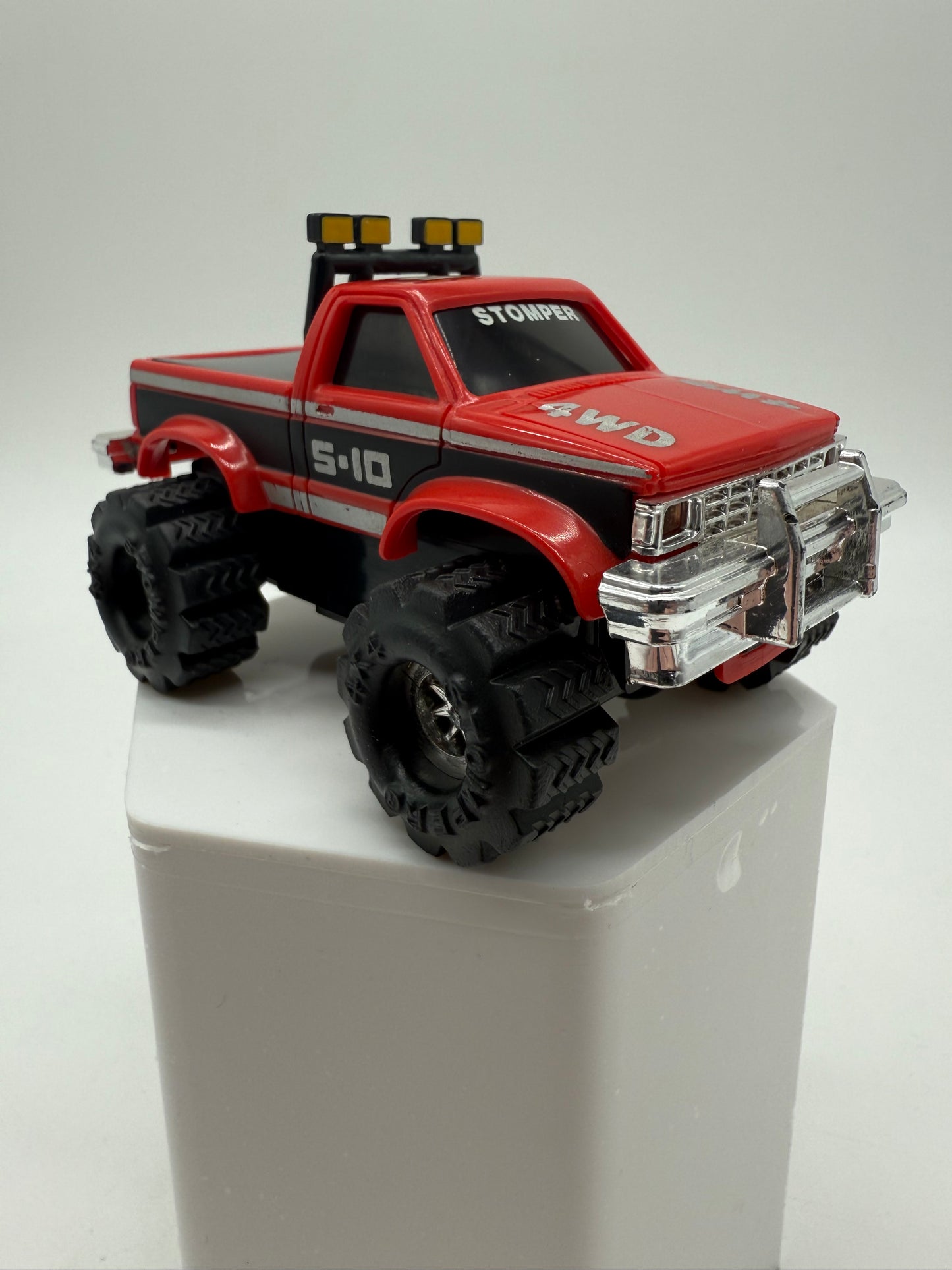 Schaper 1986 Stomper 4X4 Chevrolet S-10 Red Pick Up Truck