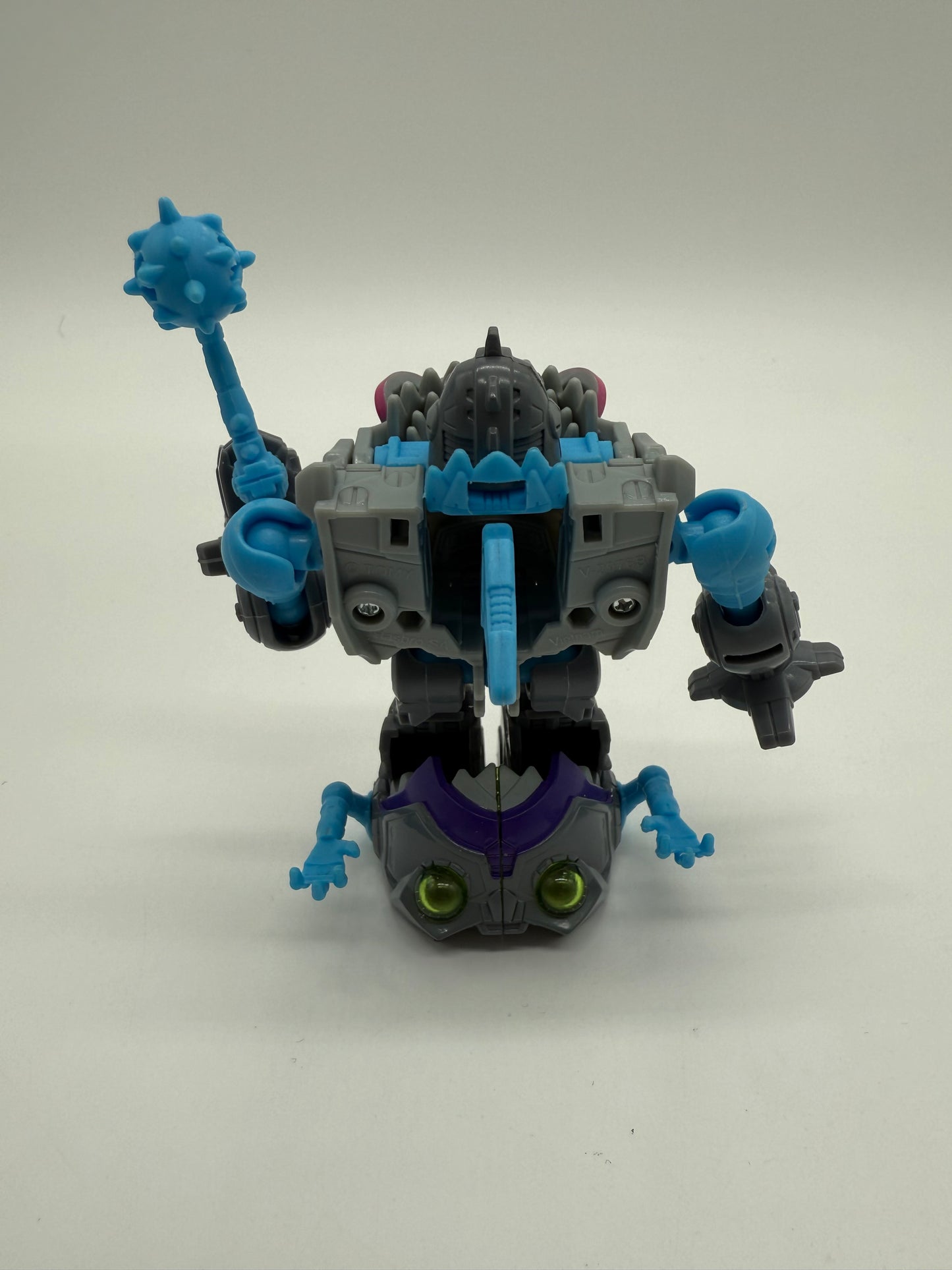 Hasbro 2016 Transformers Generations Titans Return Gnaw Legends Class