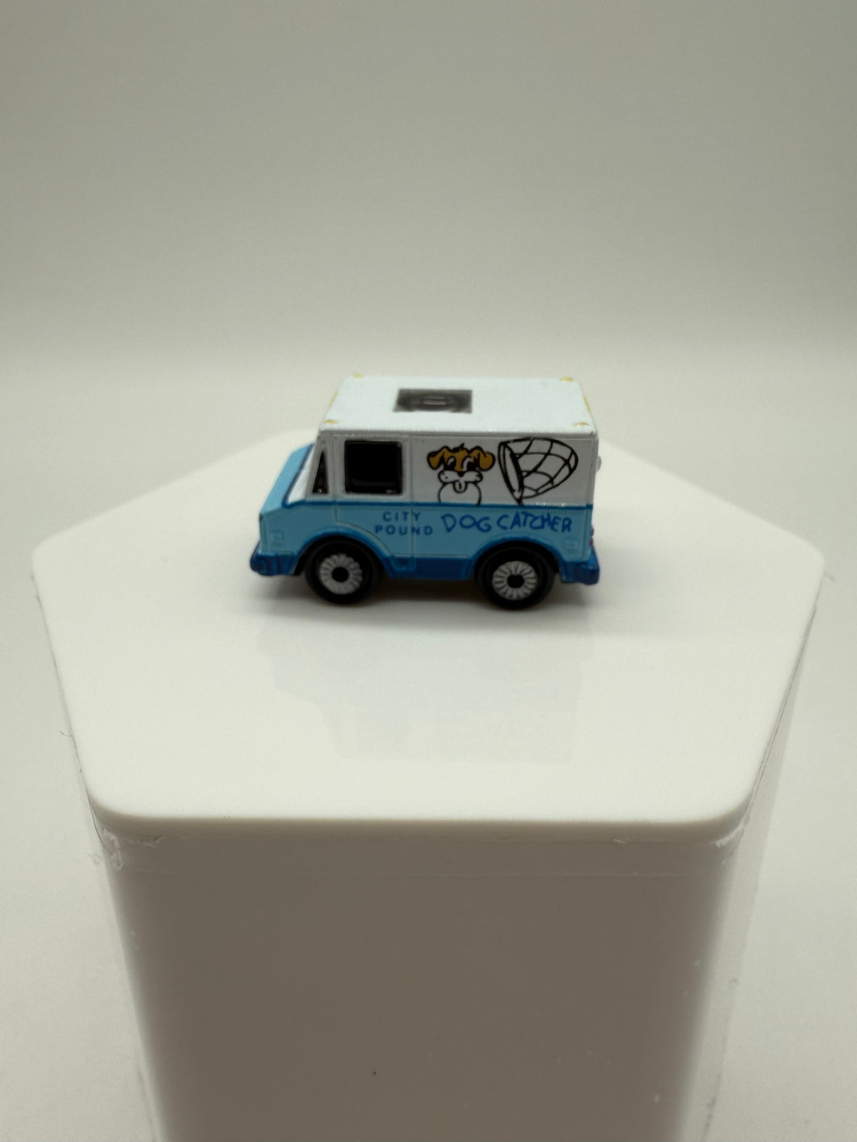 Galoob 1990 Micro Machines Private Eyes Dog Catcher, photo 8 of 8
