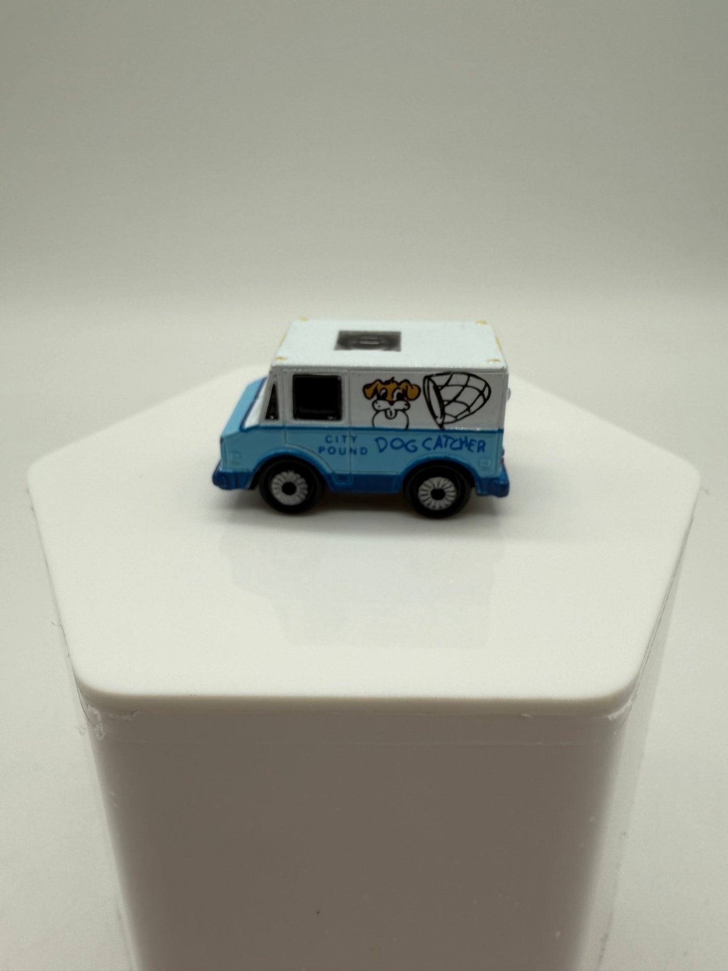Galoob 1990 Micro Machines Private Eyes Dog Catcher
