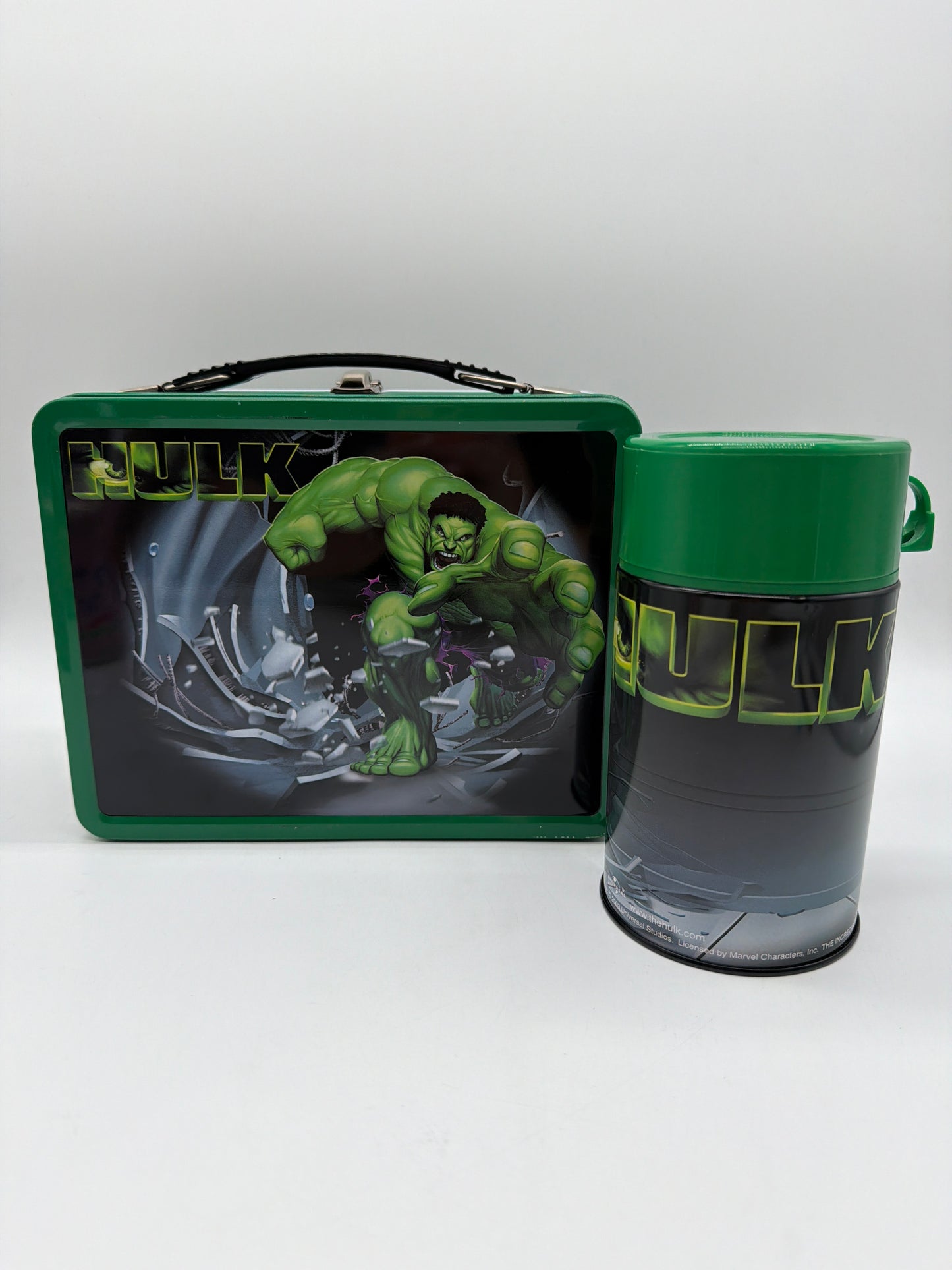 NECA 2003 Marvel Hulk Tin Lunch Box with Thermos