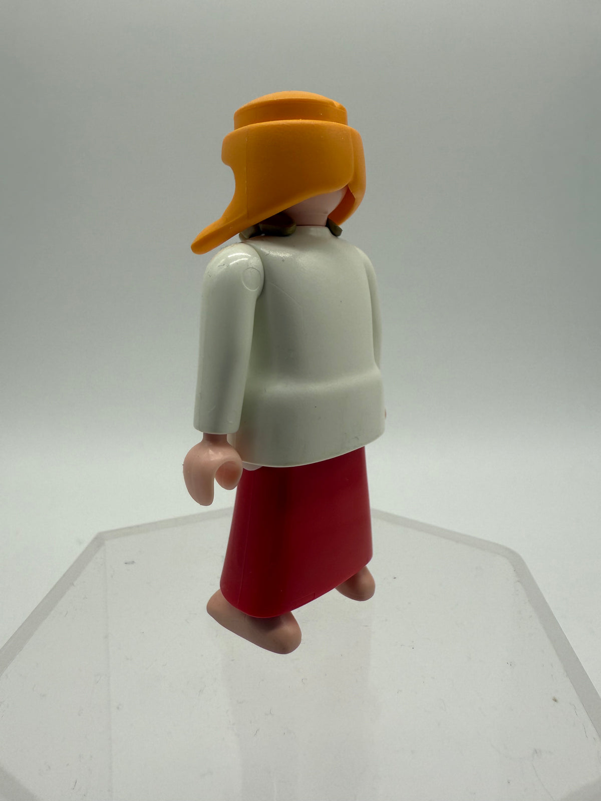 Vintage Geobra 1993 Playmobil Medieval Castle Noblewoman, photo 4 of 5