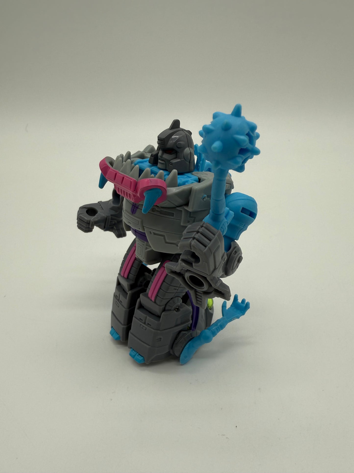 Hasbro 2016 Transformers Generations Titans Return Gnaw Legends Class