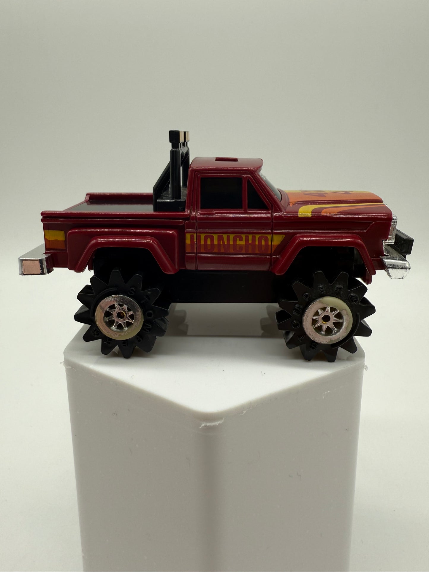 Schaper Stomper 1983 Gen II Jeep Honcho Maroon Pickup Battery Op Works