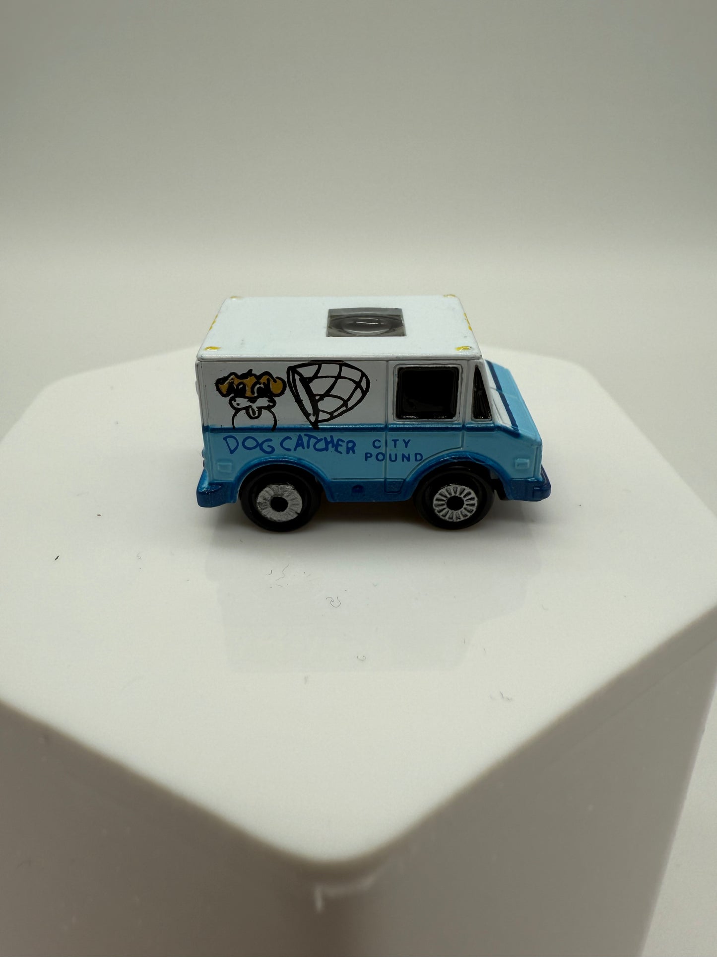 Galoob 1990 Micro Machines Private Eyes Dog Catcher