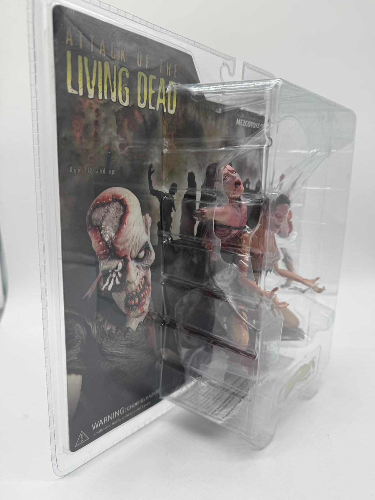 Mezco Toyz 2006 Attack of The Living Dead Subject Hellen, photo 3 of 4