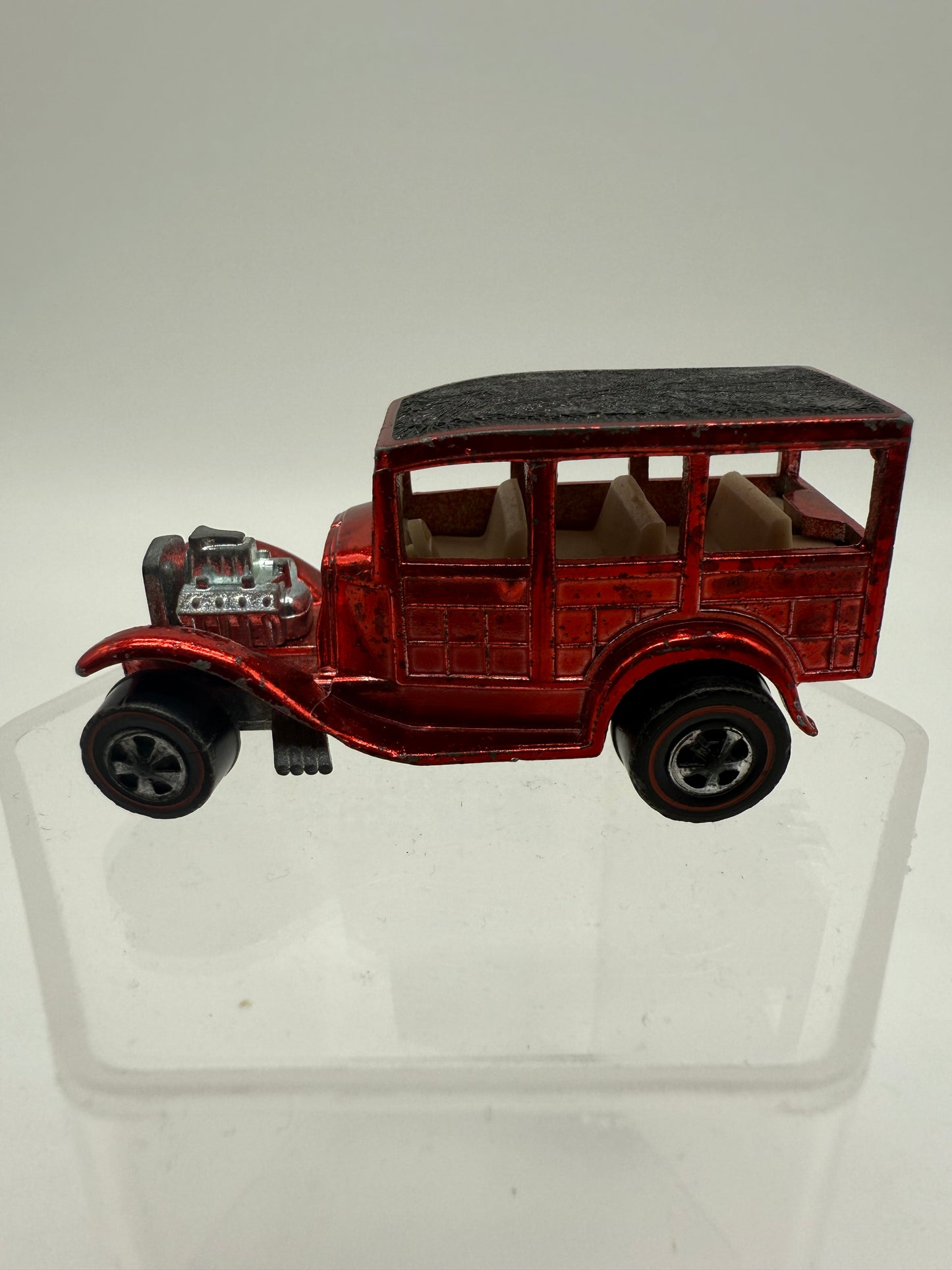 Hot Wheels Vintage Redline Classic 31 Ford Woody (Red) 1969 Mattel