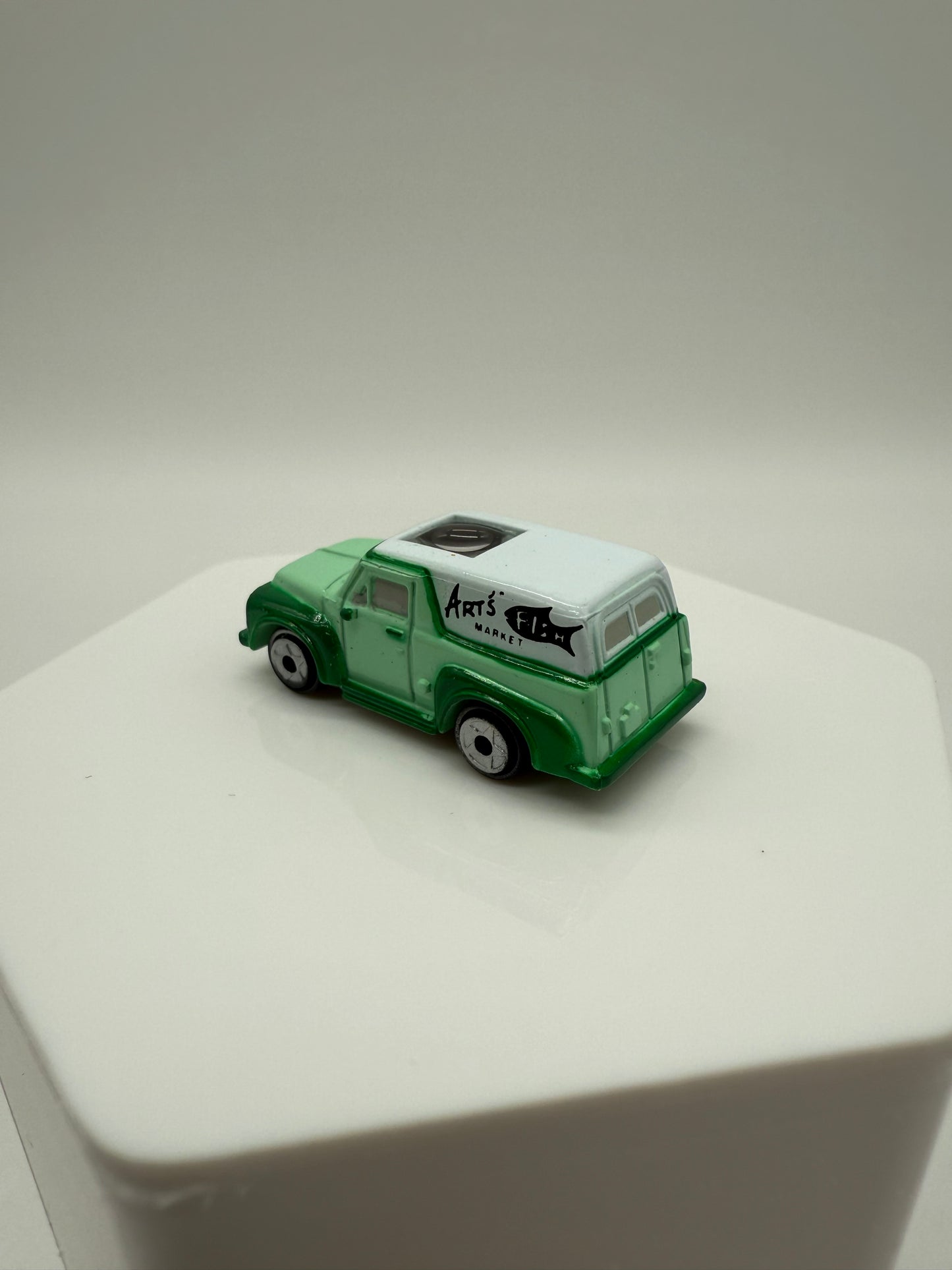 Galoob 1990 Micro Machines Private Eyes Ford '50's Panel Truck Arts Fish Market