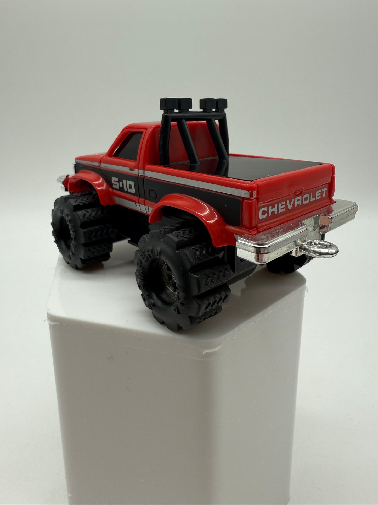 Schaper 1986 Stomper 4X4 Chevrolet S-10 Red Pick Up Truck