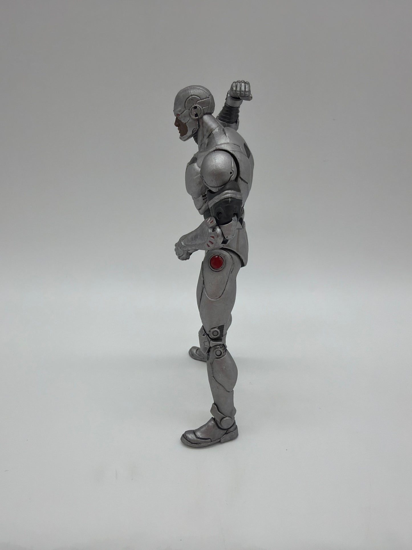 DC Collectibles 2017 DC Icons Cyborg Forever Evil Deluxe 6-Inch