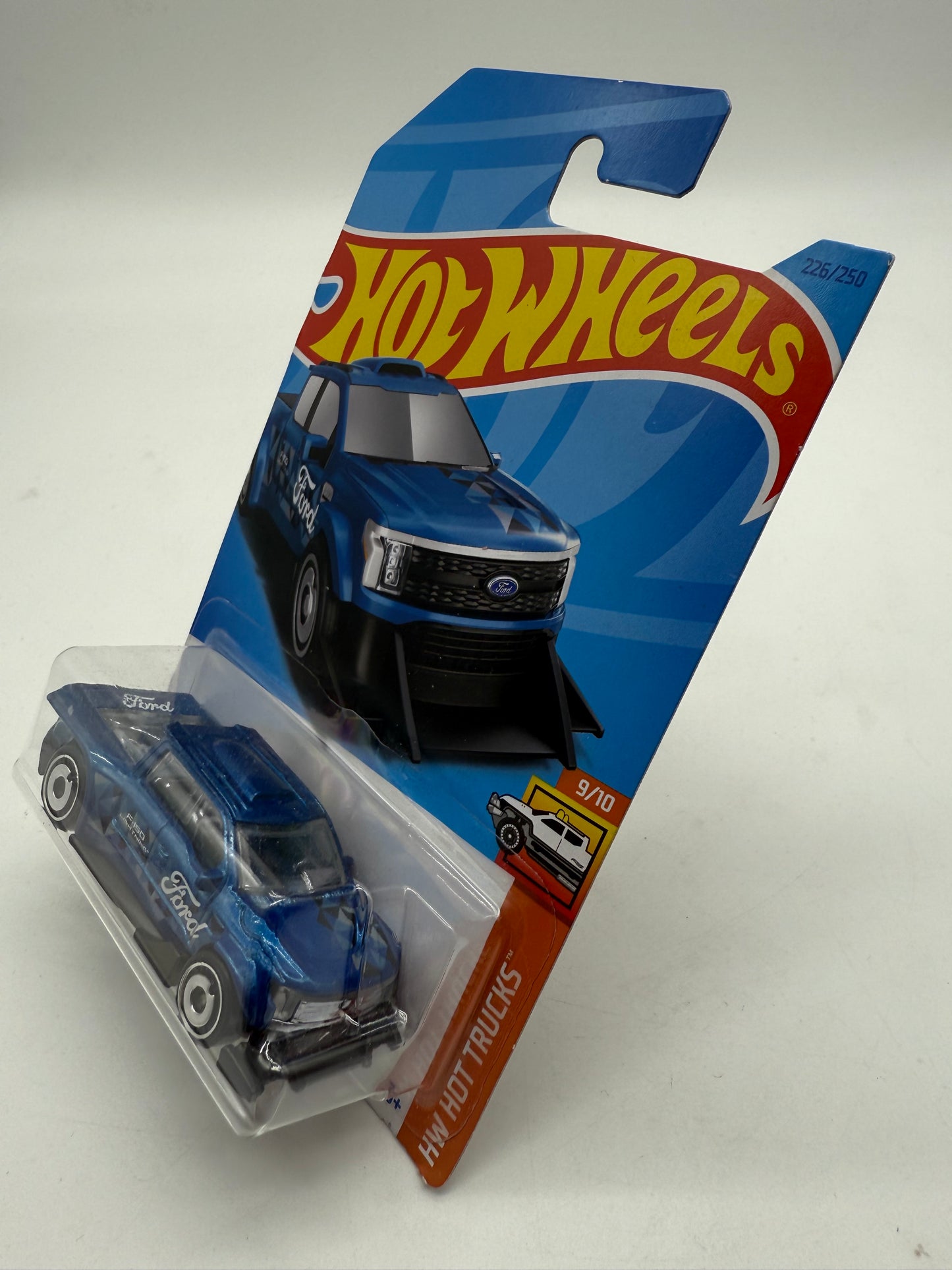 Hot Wheels Ford F-150 Lighting Custom 2021 Mattel