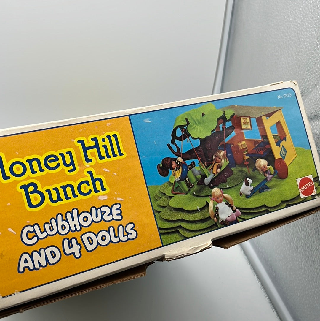 MATTEL Honey Hill Bunch Clubhouse 1975