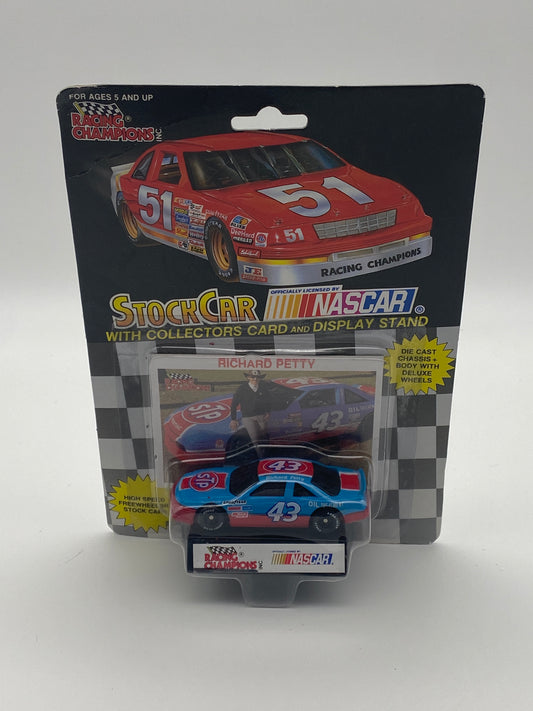 Racing Champions Nascar Stock Car 1992 Richard Petty #43 1:64 Die-Cast Car